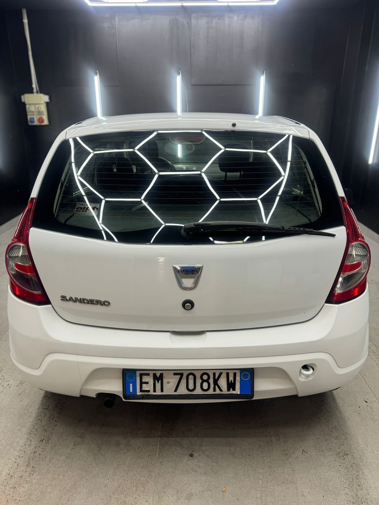 
DACIASANDERO 1.2 16V GPL 75CV Embleme2012 full									