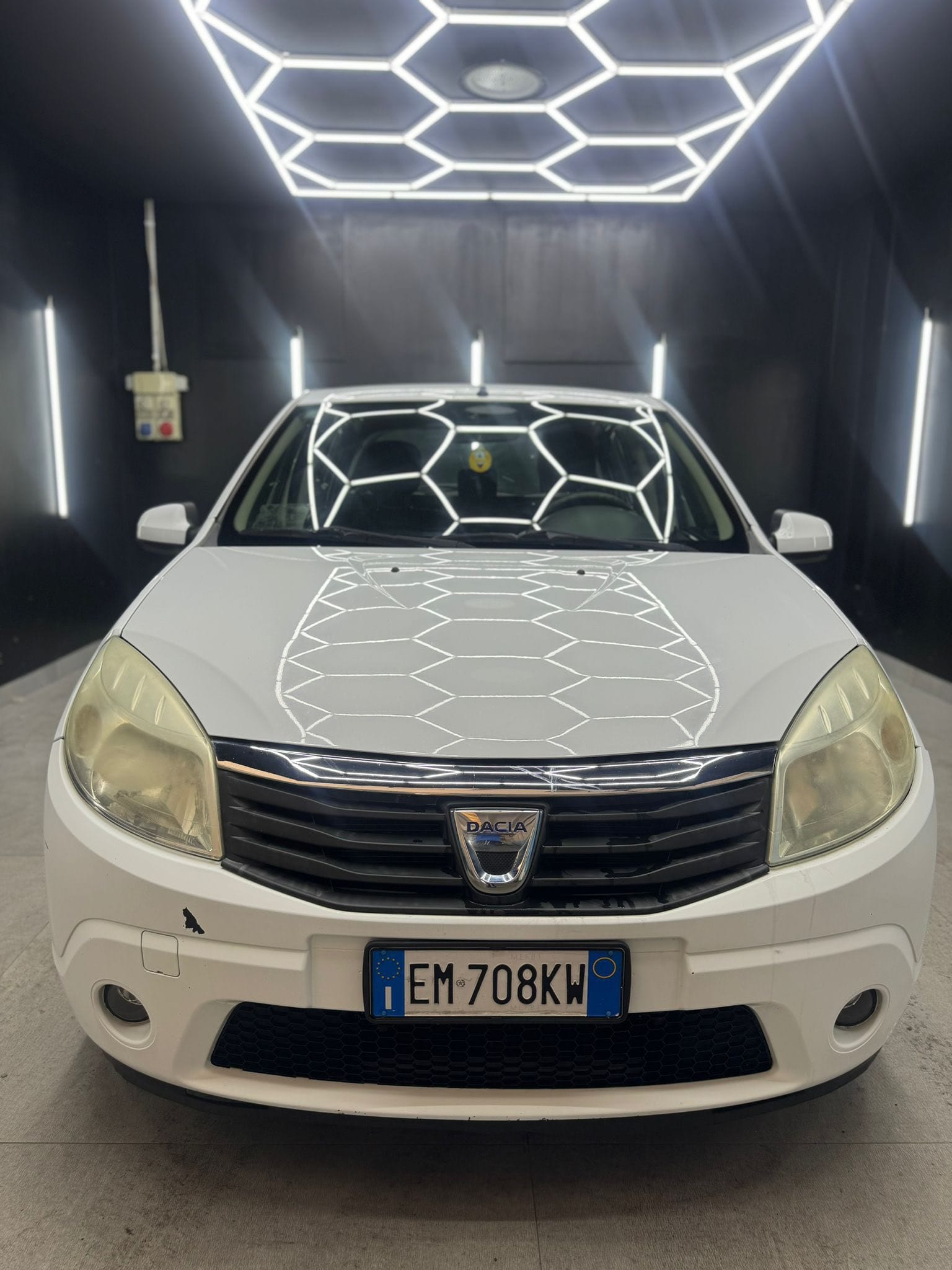 
DACIASANDERO 1.2 16V GPL 75CV Embleme2012 full									