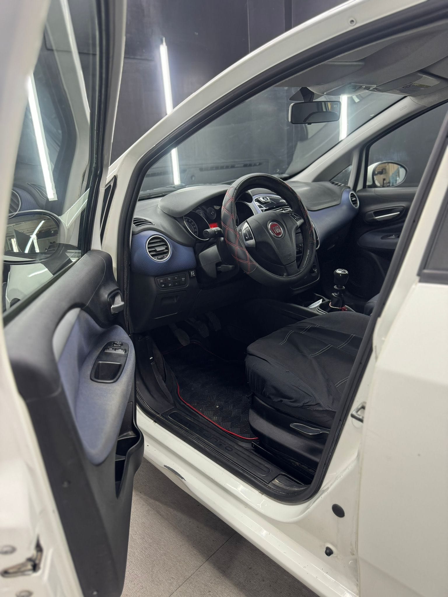 
FIATPUNTO Evo 1.4 5P Emotion2010 full									