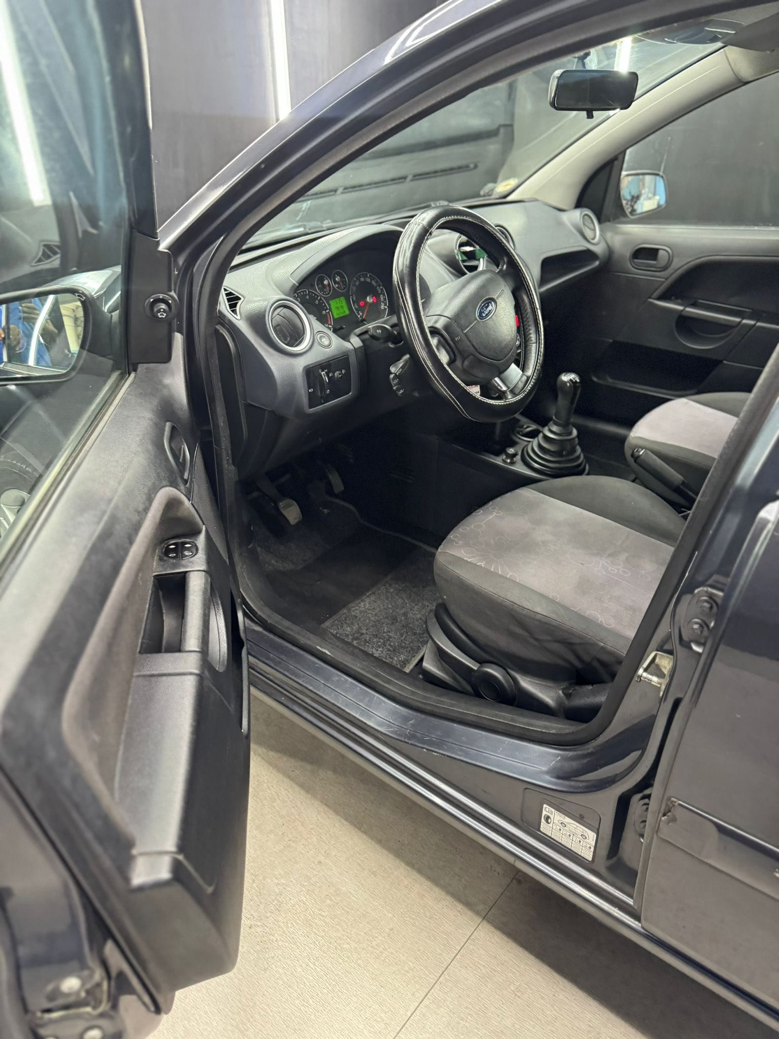 
FORDFIESTA 1.2 16V 5P Ghia2008 full									