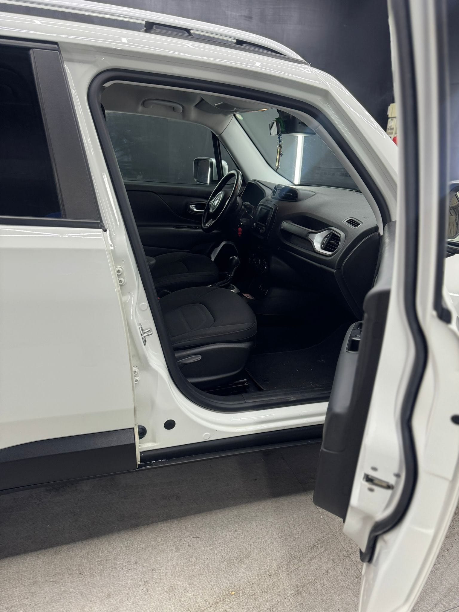 
JEEPRenegade 1.6 Mjt DDCT 120 CV Limited2017 full									