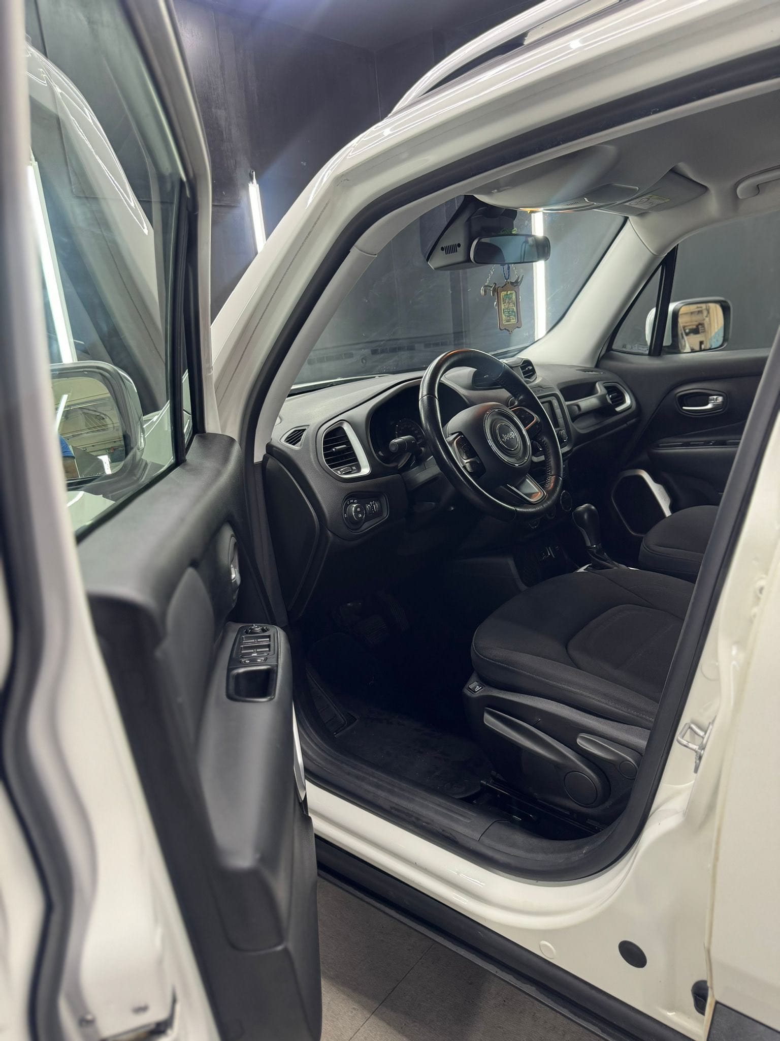 
JEEPRenegade 1.6 Mjt DDCT 120 CV Limited2017 full									