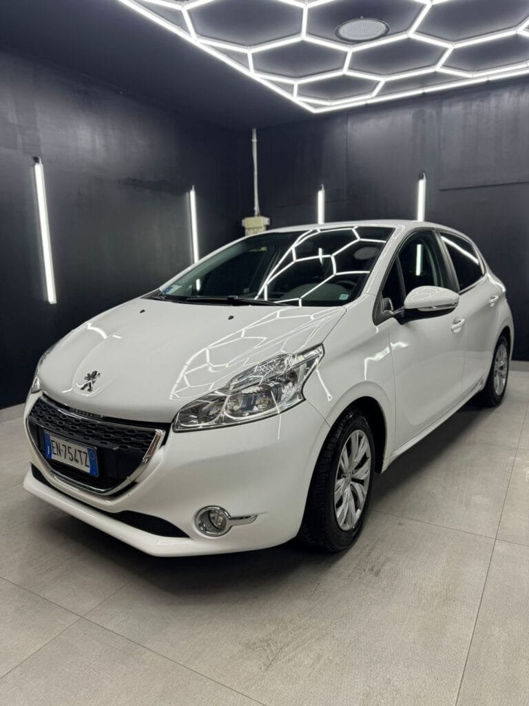 PEUGEOT208 1o serie 1.2 VTi 82 CV 5P Allure2012