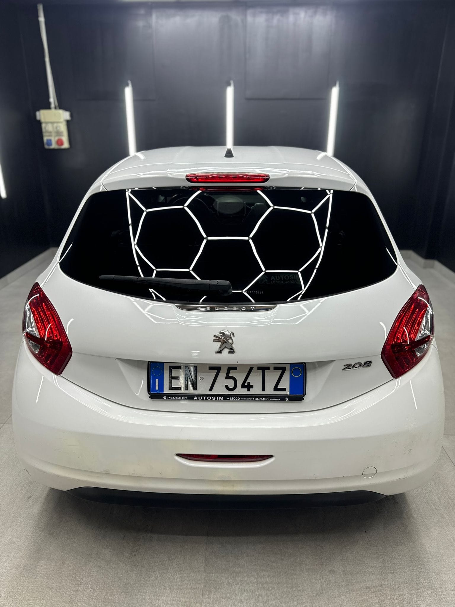 
PEUGEOT208 1o serie 1.2 VTi 82 CV 5P Allure2012 full									