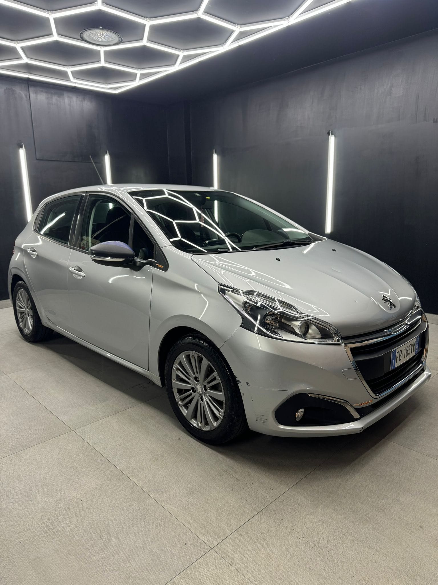 
PEUGEOT208 1o serie PureTech 82 5P Allure2016 full									