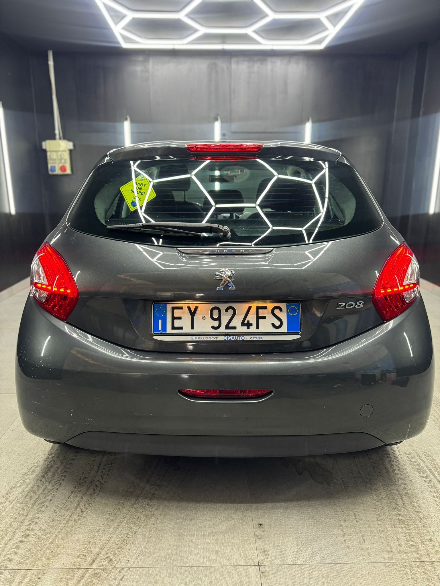 
PEUGEOT208 1o serie PureTech 82 5P Allure2015 full									