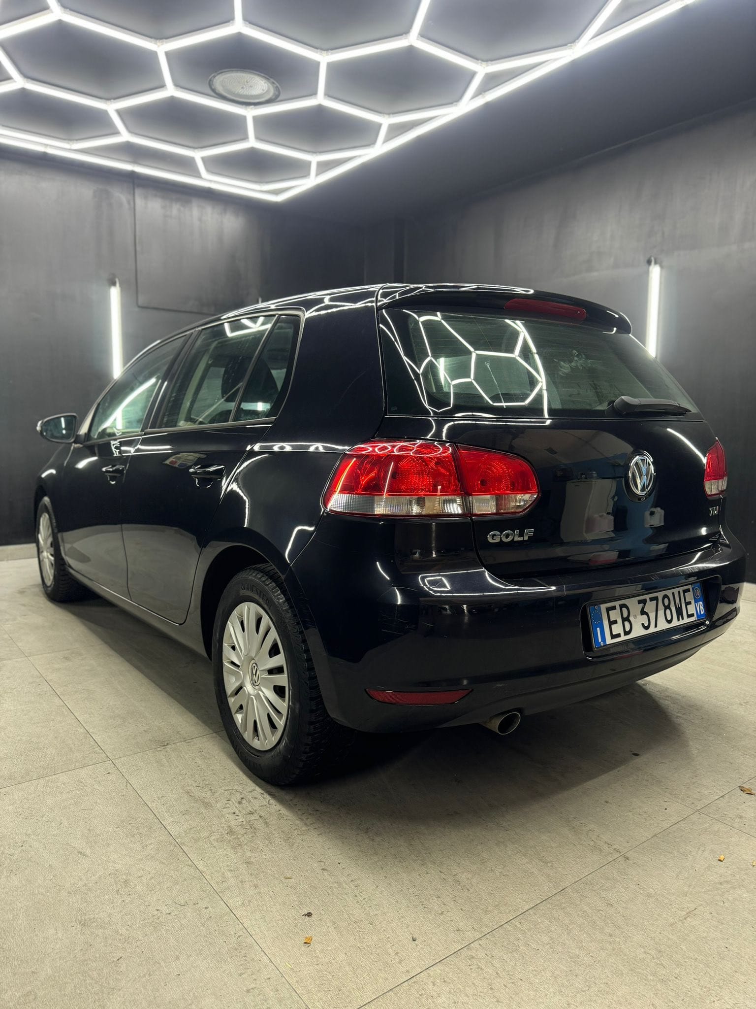 
VOLKSWAGENGOLF Business 1.6 TDI Highline2010 full									