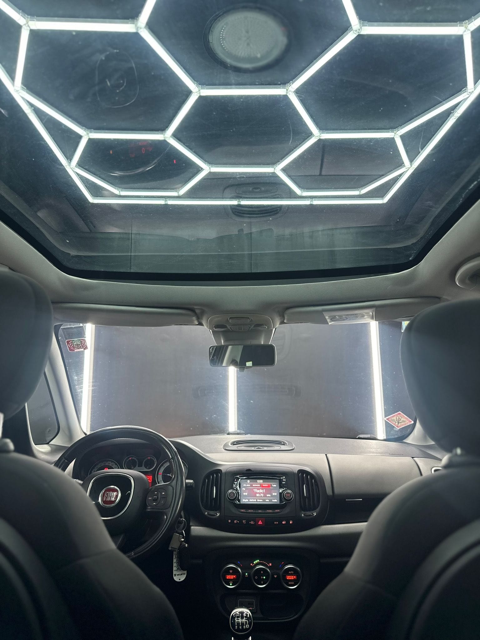 
FIAT500L 0.9 TwinAir Turbo Natural Power Lounge2015 full									