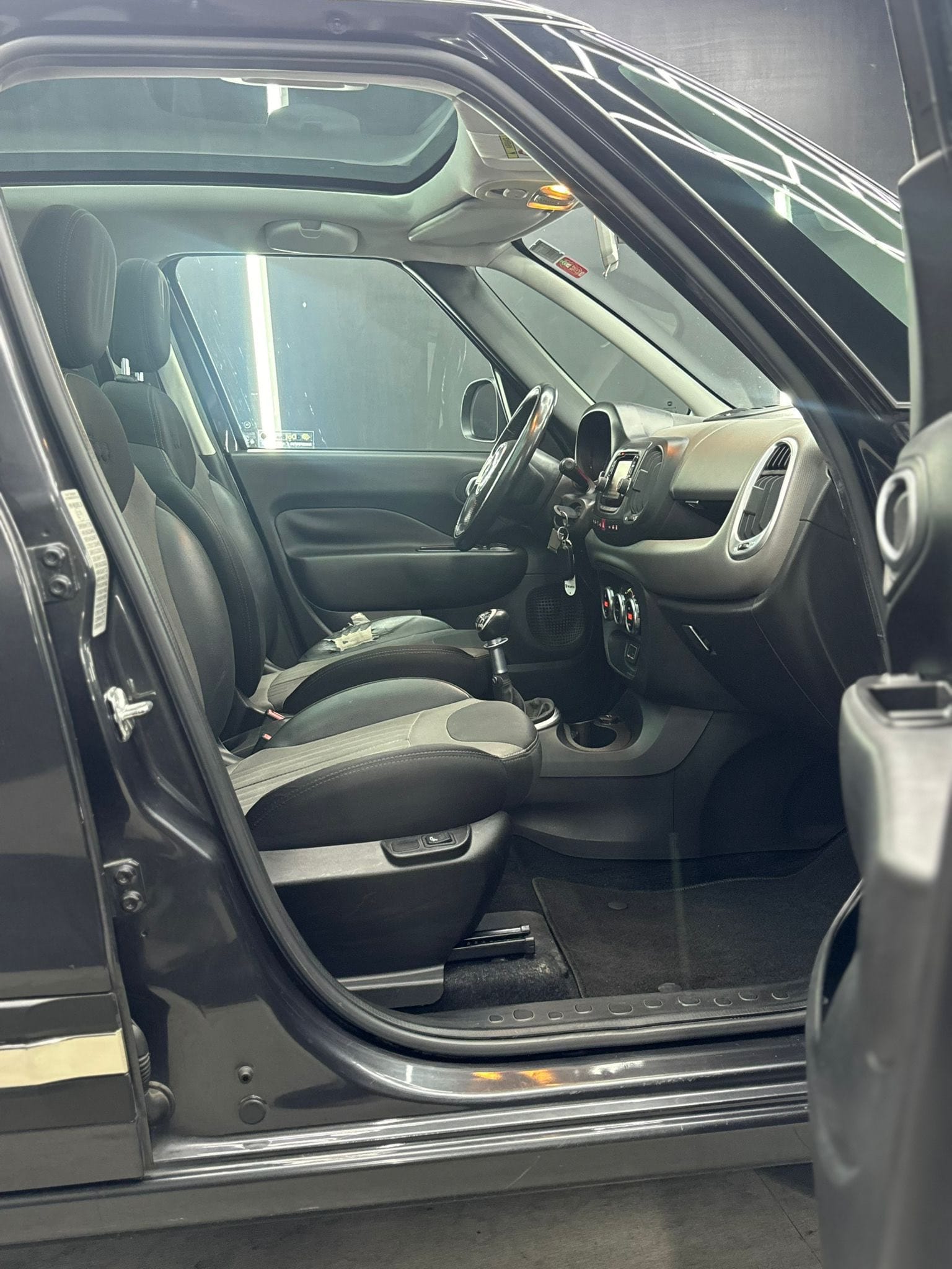 
FIAT500L 0.9 TwinAir Turbo Natural Power Lounge2015 full									