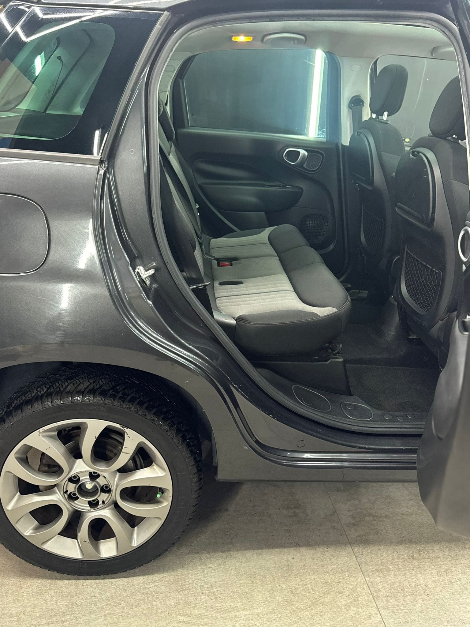 
FIAT500L 0.9 TwinAir Turbo Natural Power Lounge2015 full									