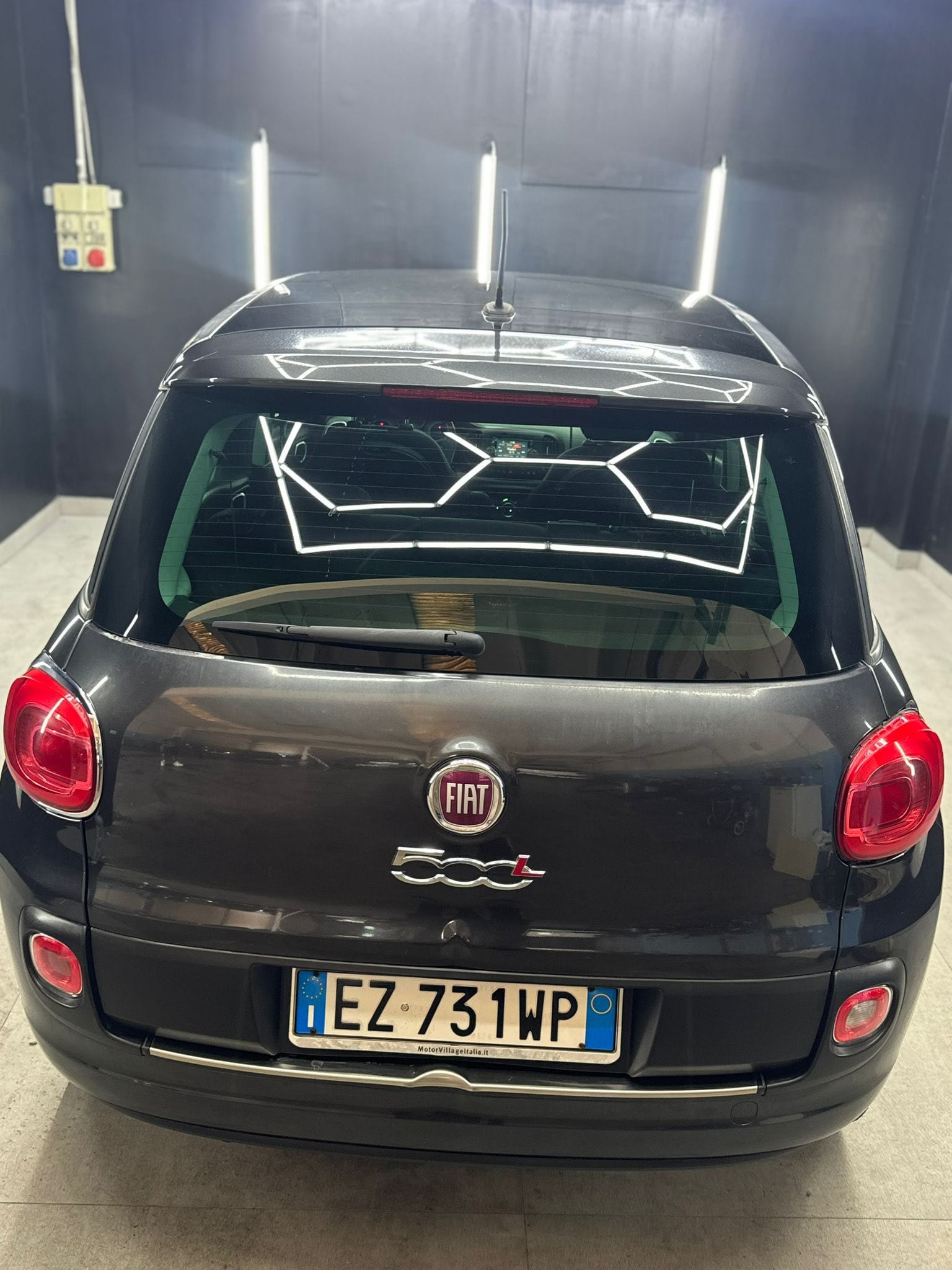 
FIAT500L 0.9 TwinAir Turbo Natural Power Lounge2015 full									