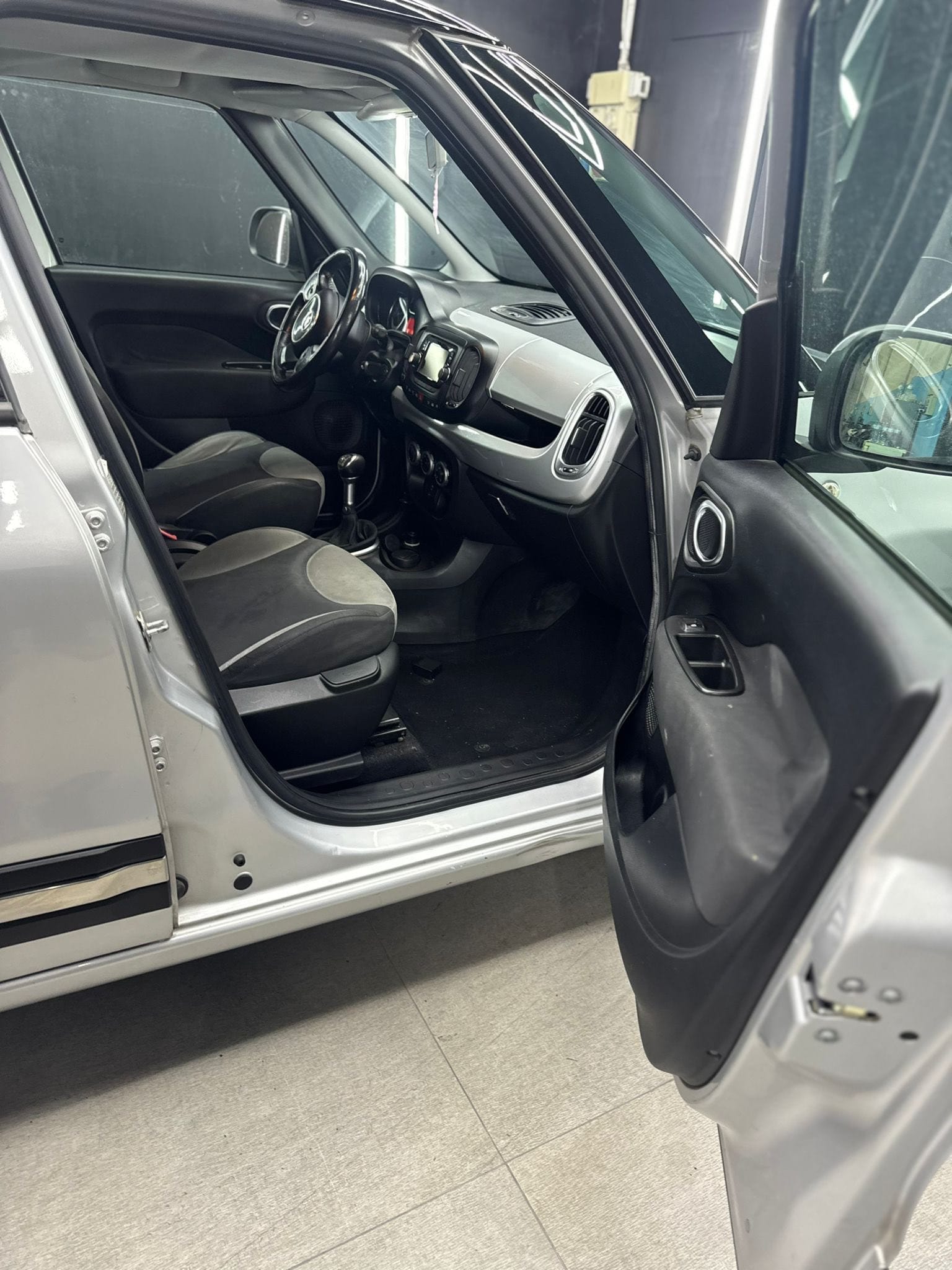 
FIAT500L 1.3 Multijet 85 CV Lounge2013 full									