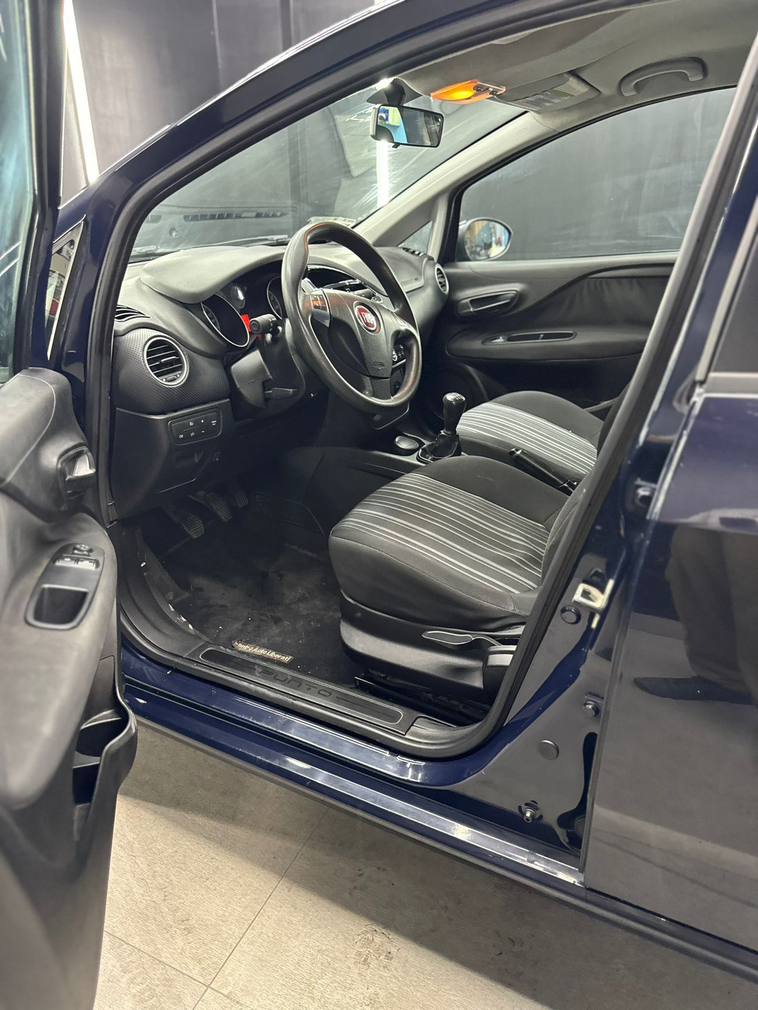 
FIATPUNTO Evo 1.3 Mjt DPF 5P SeS Dynamic2011 full									