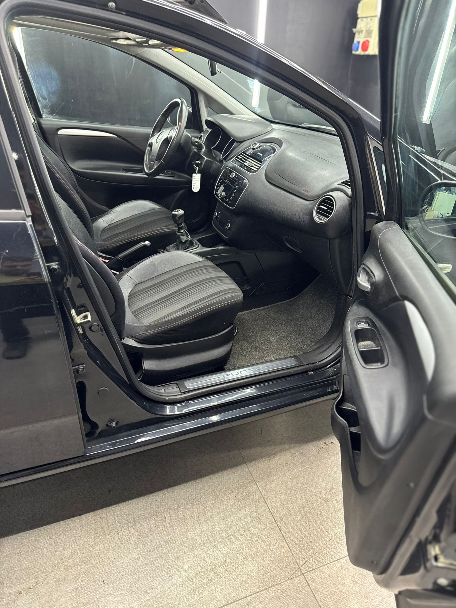 
FIATPUNTO Evo 1.4 5P Emotion GPL full									