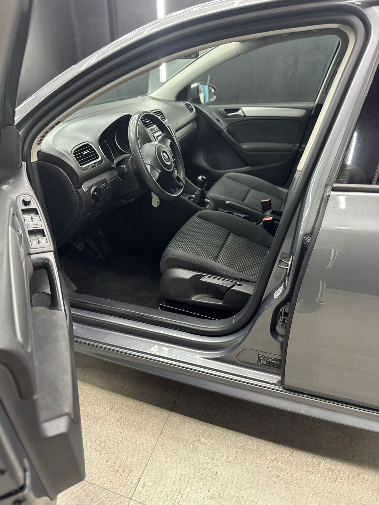 
VOLKSWAGENGolf Business 1.4 TSI 122CV 5P Highline full									