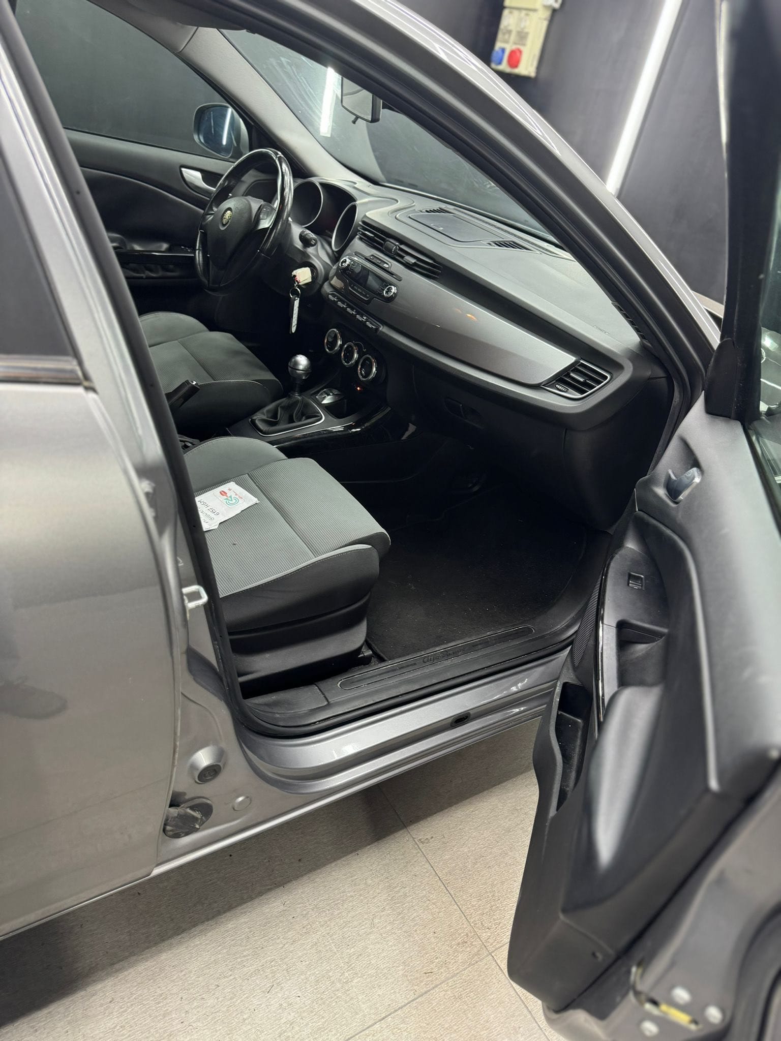 
ALFA ROMEOGIULIETTA 1.6 JTDm-2 105 CV Exclusive2013 full									