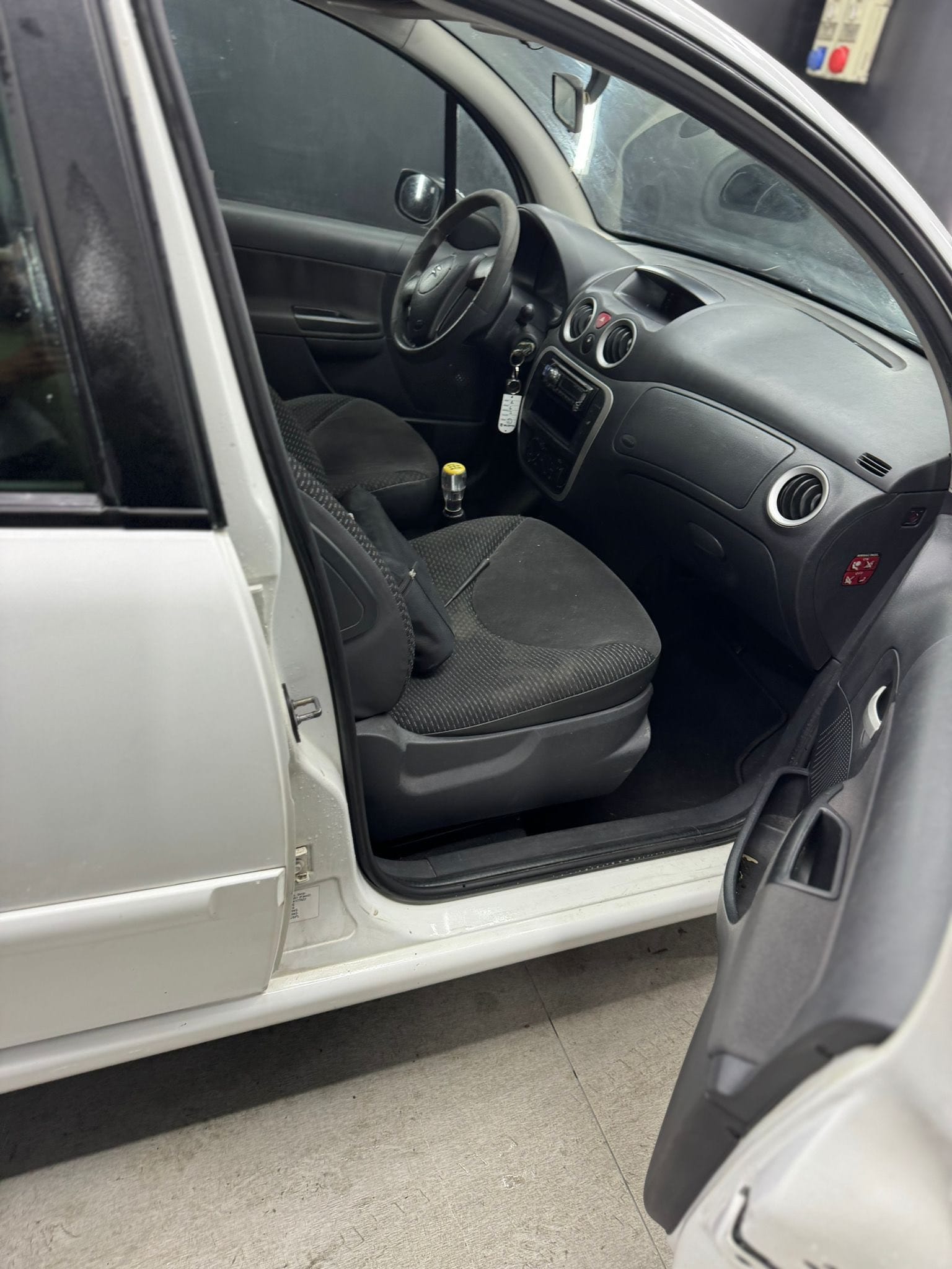 
CITROENC3 1.4 Exclusive Style Techno Bi Energy G2009 full									