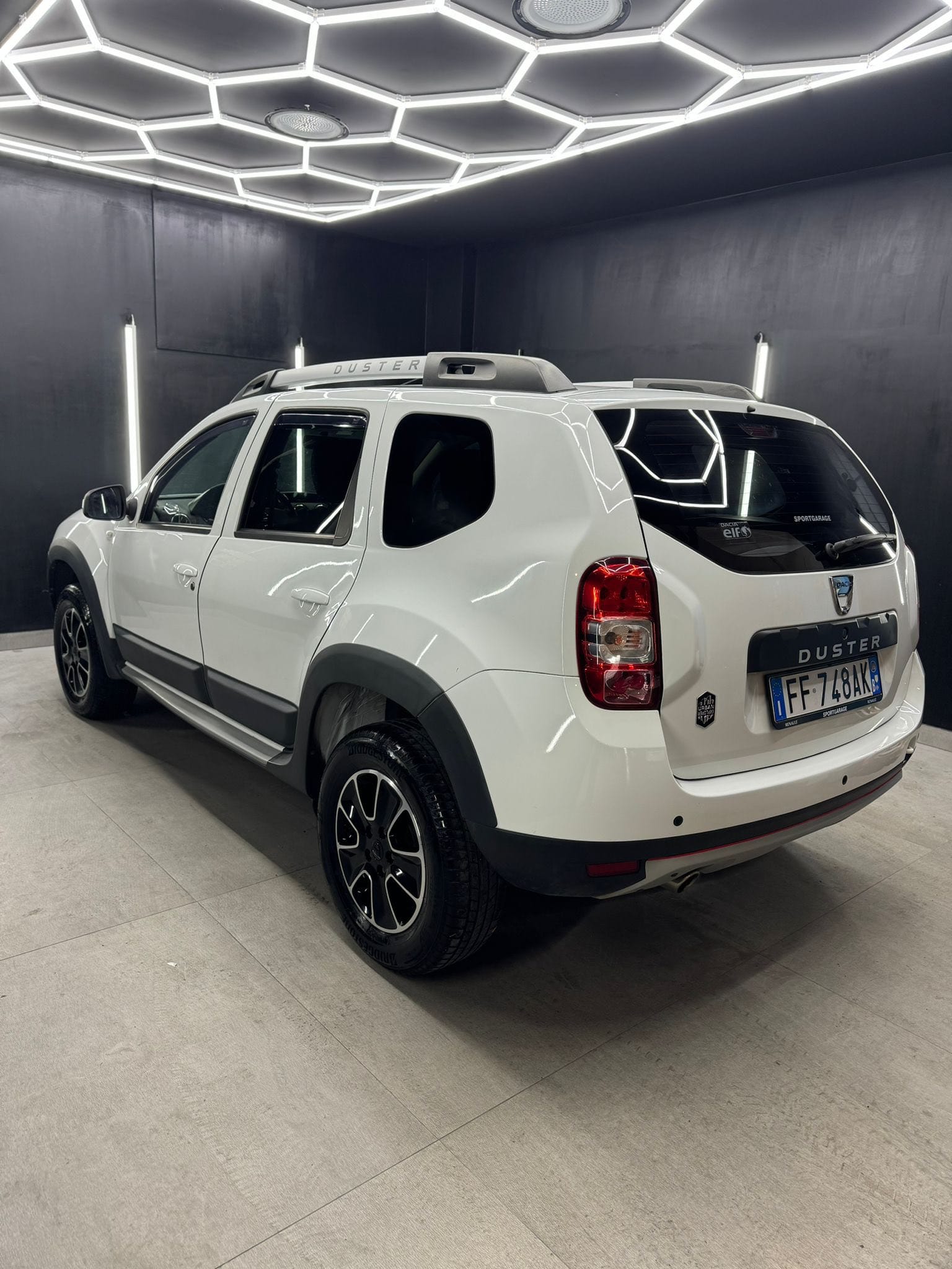 
DACIADUSTER 1.5 dCi 110CV Start&Stop 4×2 Serie Lim. Urban Explorer2016 full									