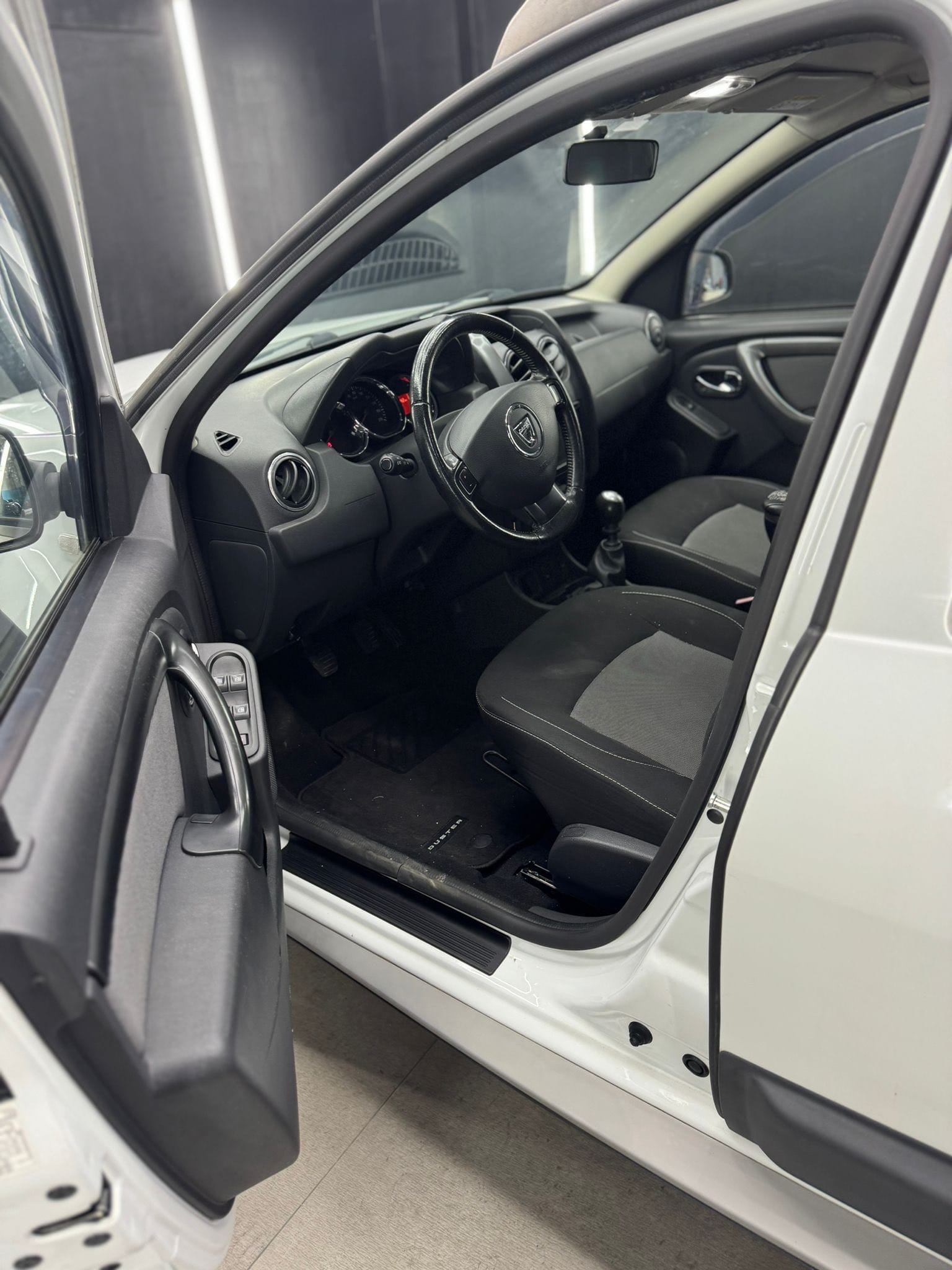 
DACIADUSTER 1.5 dCi 110CV Start&Stop 4×2 Serie Lim. Urban Explorer2016 full									