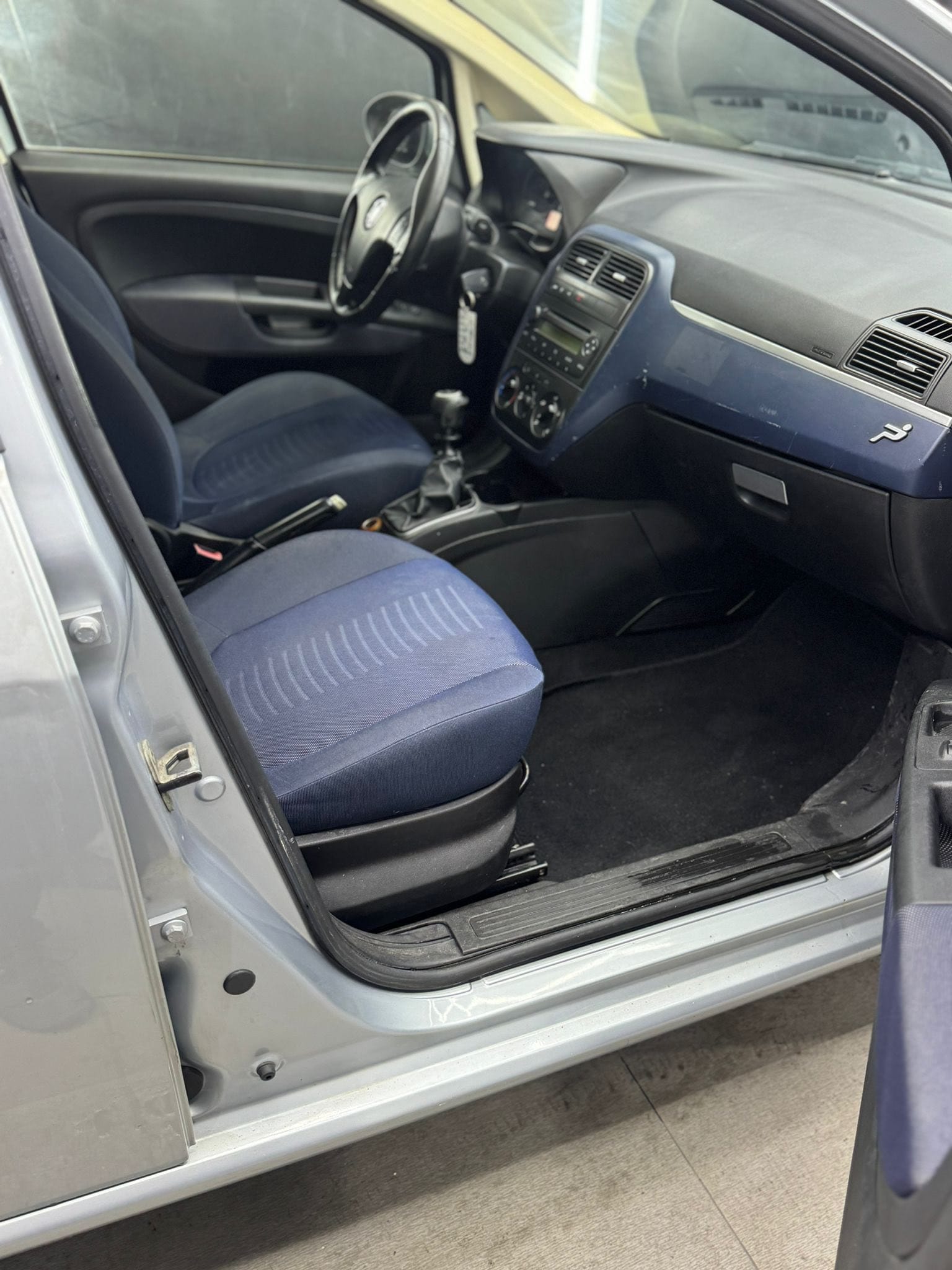 
FIATGrande Punto 1.4 5P Fun2008 full									