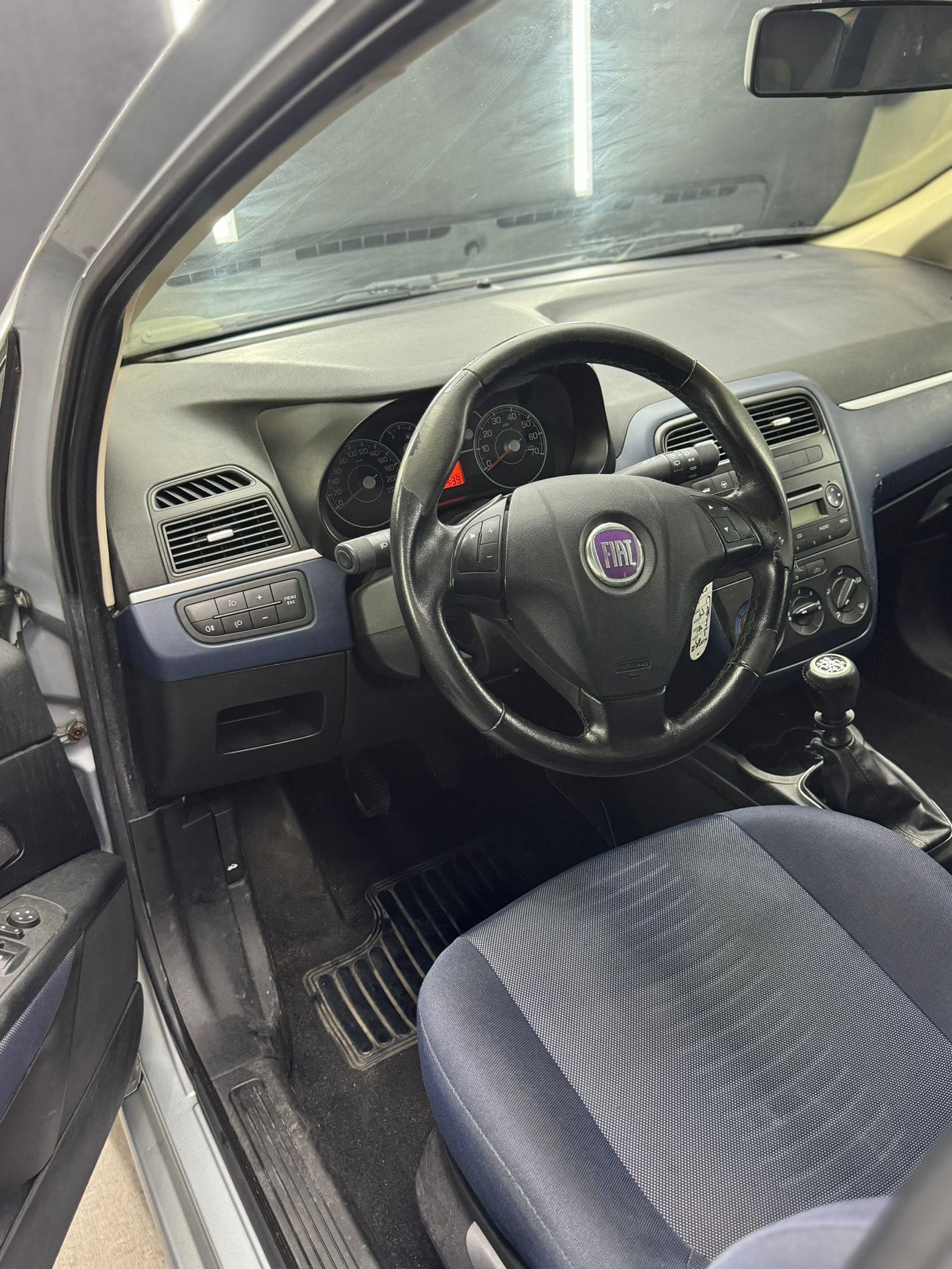 
FIATGrande Punto 1.4 5P Fun2008 full									