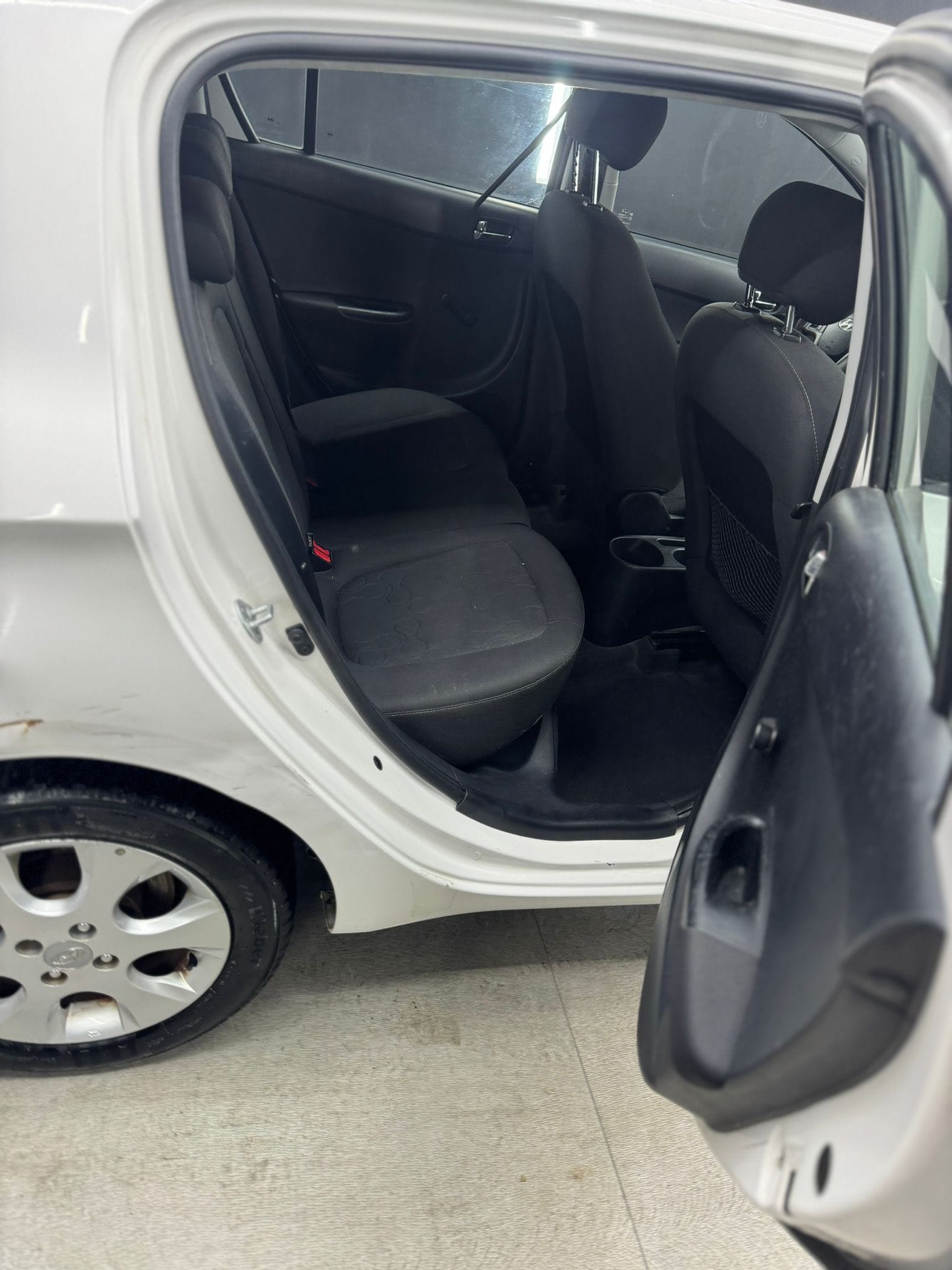 
HYUNDAIi20 1.2 5P Sound Edition2012 full									