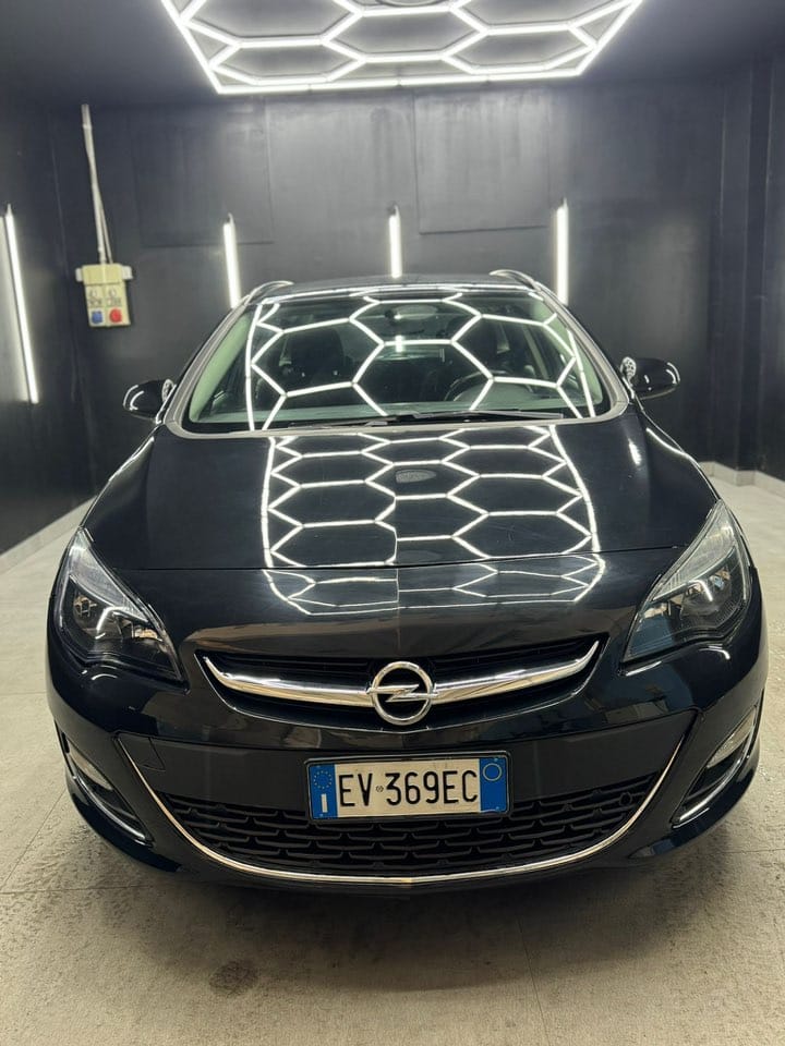 
OPELAstra 1.4 Turbo 140CV Sports Tourer GPL Tech Cosmo2014 full									