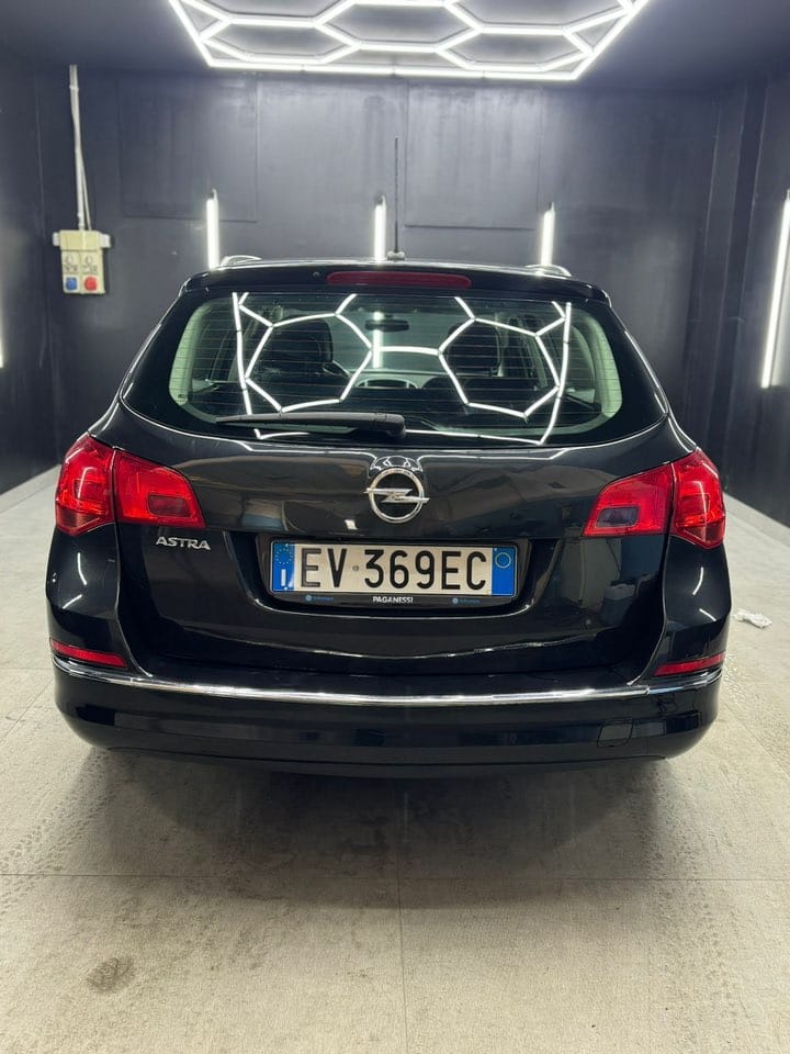 
OPELAstra 1.4 Turbo 140CV Sports Tourer GPL Tech Cosmo2014 full									