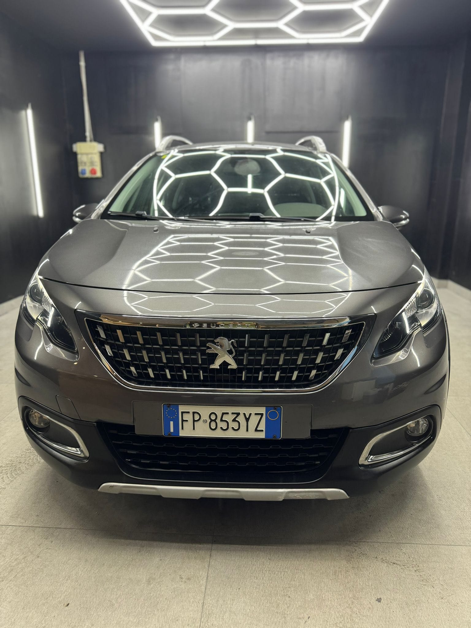 
PEUGEOT2008 1o serie PureTech Turbo 110 SeS Black Matt2018 full									