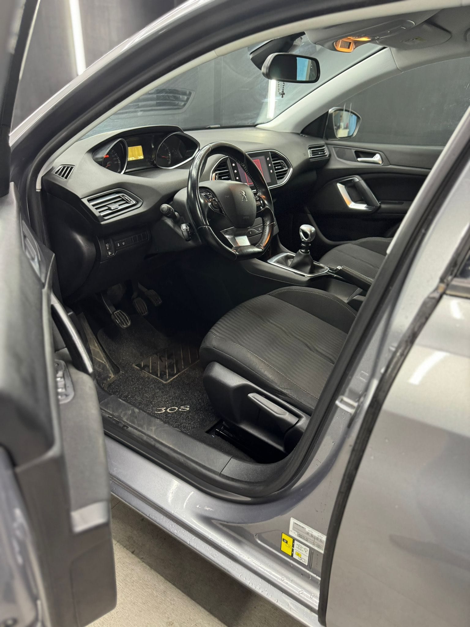 
PEUGEOT308 PureTech Turbo 130 S&S GT Line2016 full									