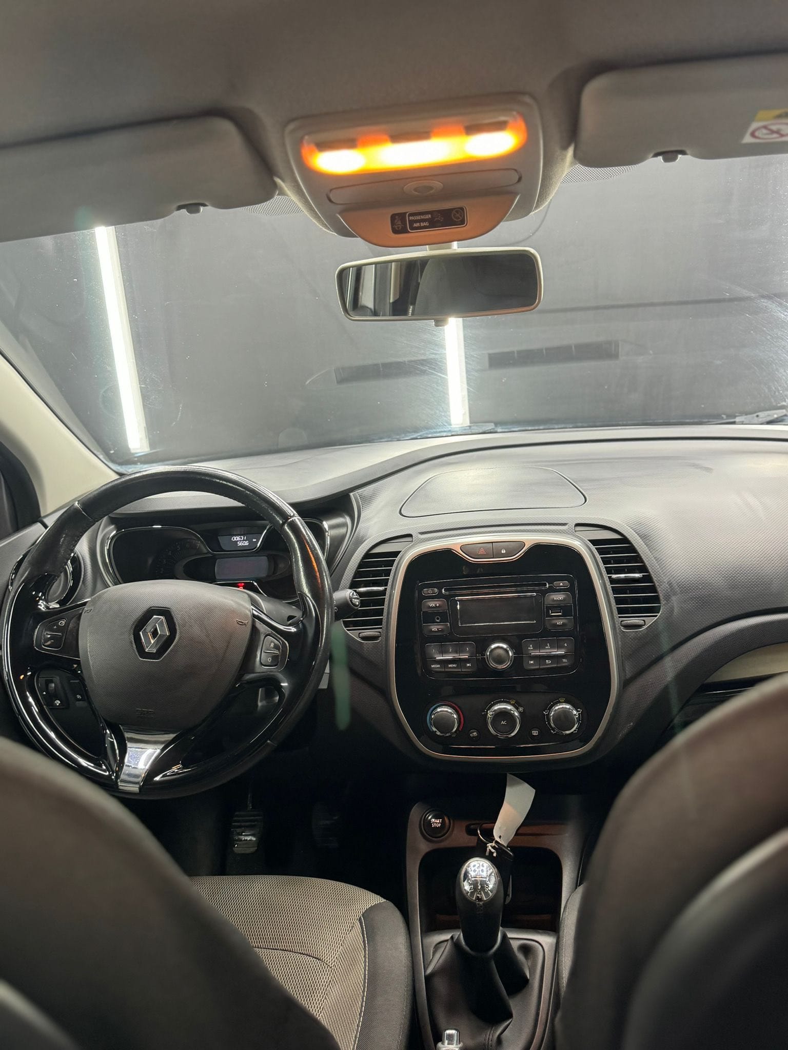 
RENAULTCAPTUR 0.9 TCe 12V 90 CV Start&Stop Energy R-Link2014 full									