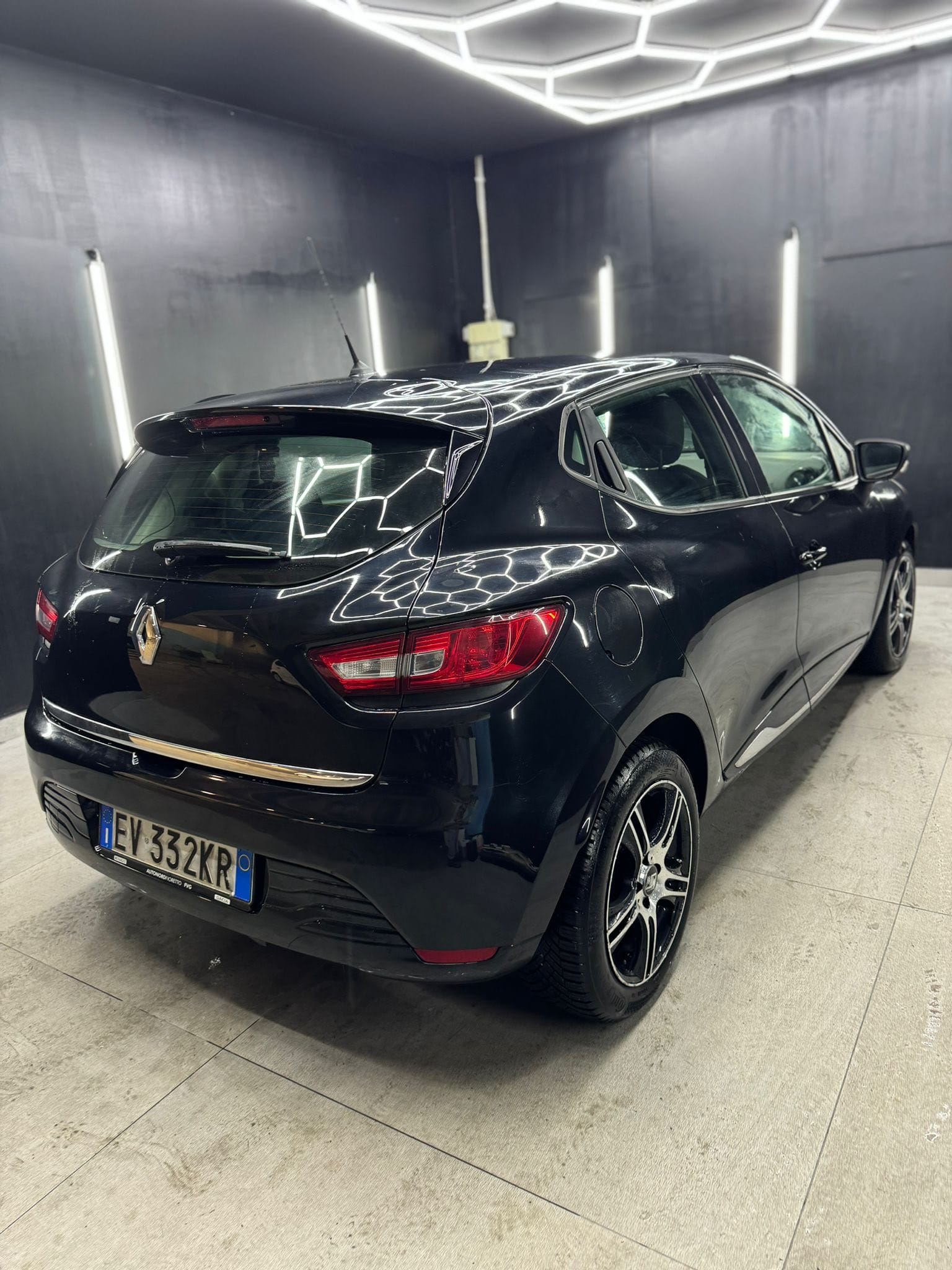 
RENAULTClio 1.2 75CV 5P Costume National2014 full									