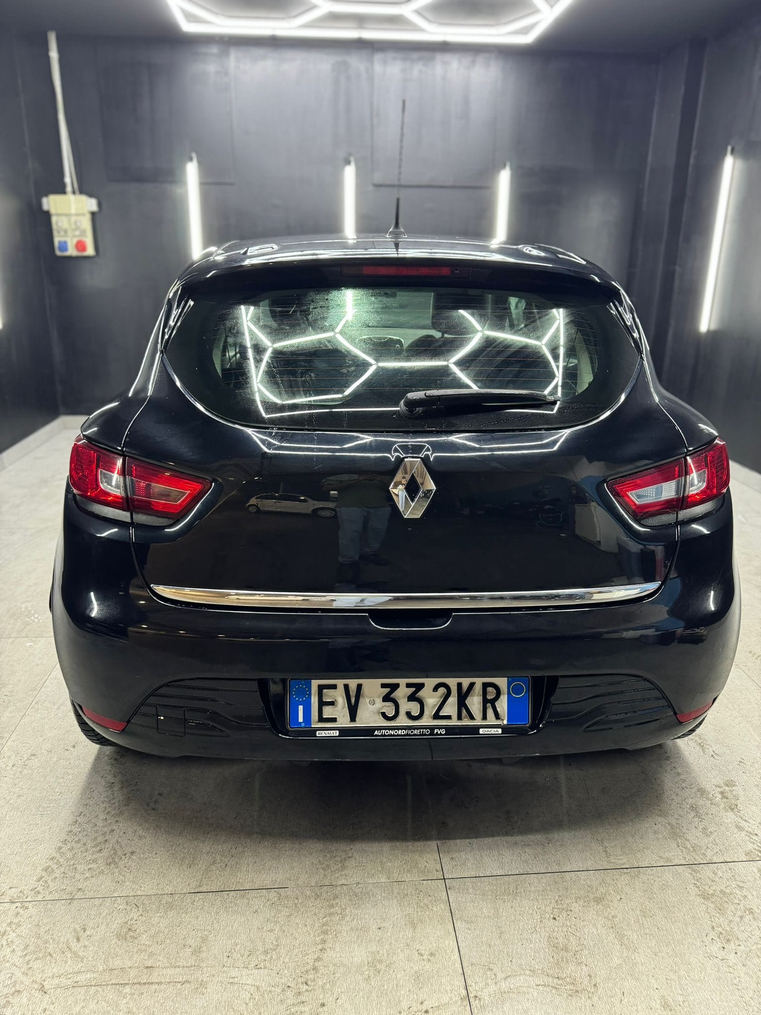 
RENAULTClio 1.2 75CV 5P Costume National2014 full									