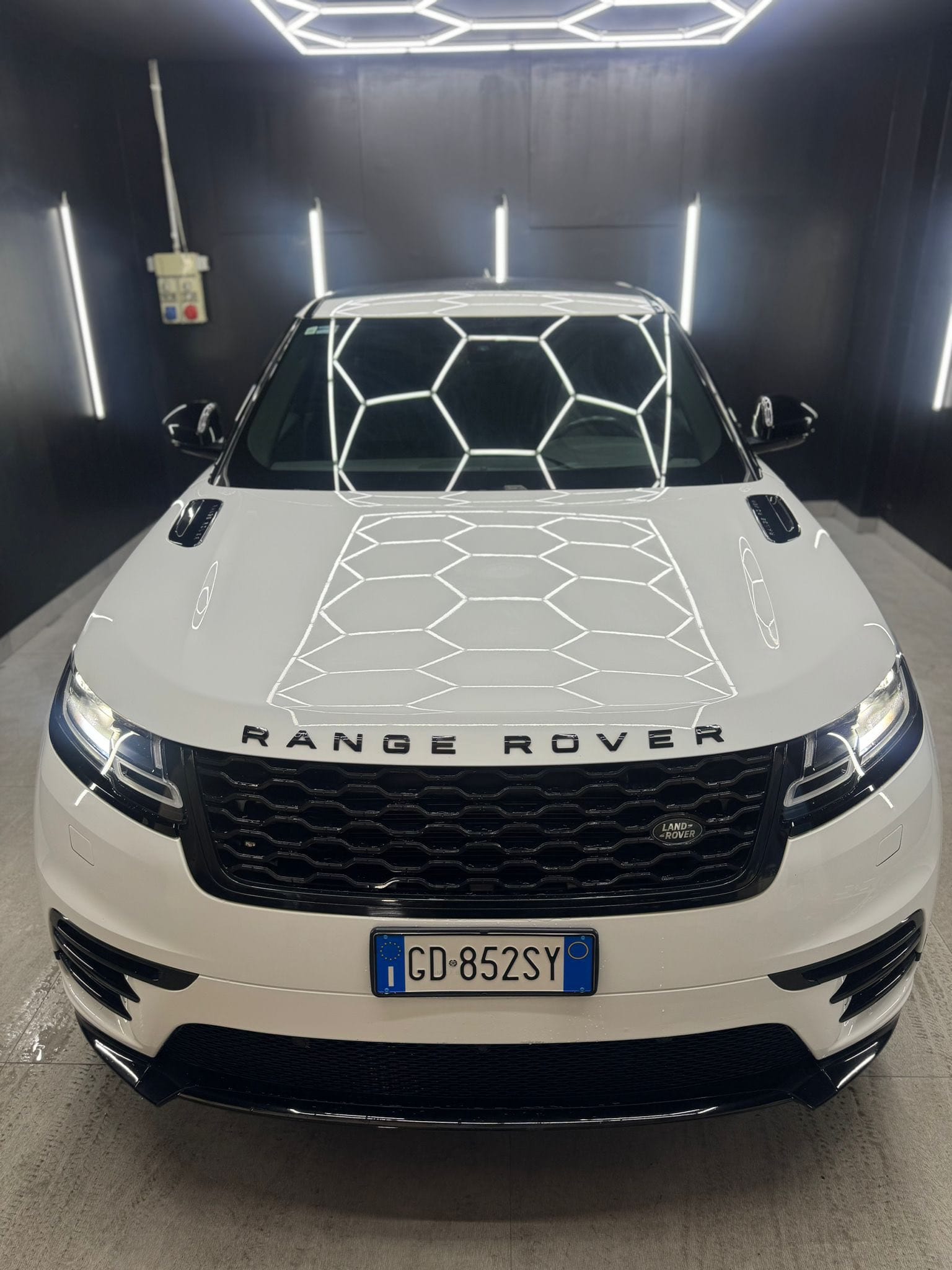 
Range RoverVelar 2.0D I4 180 CV R-Dynamic HSE2020 (Dicembre) full									