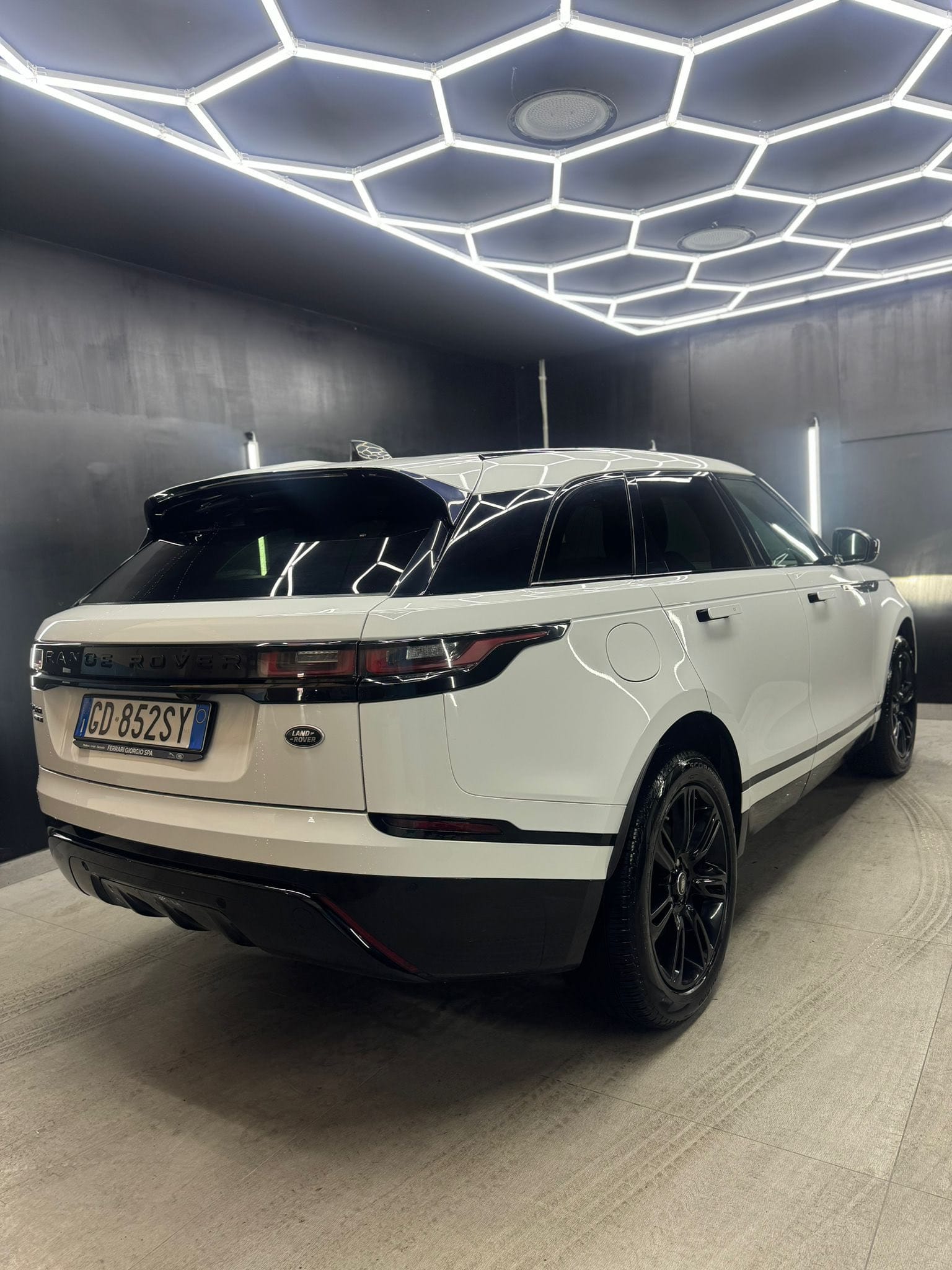 
Range RoverVelar 2.0D I4 180 CV R-Dynamic HSE2020 (Dicembre) full									