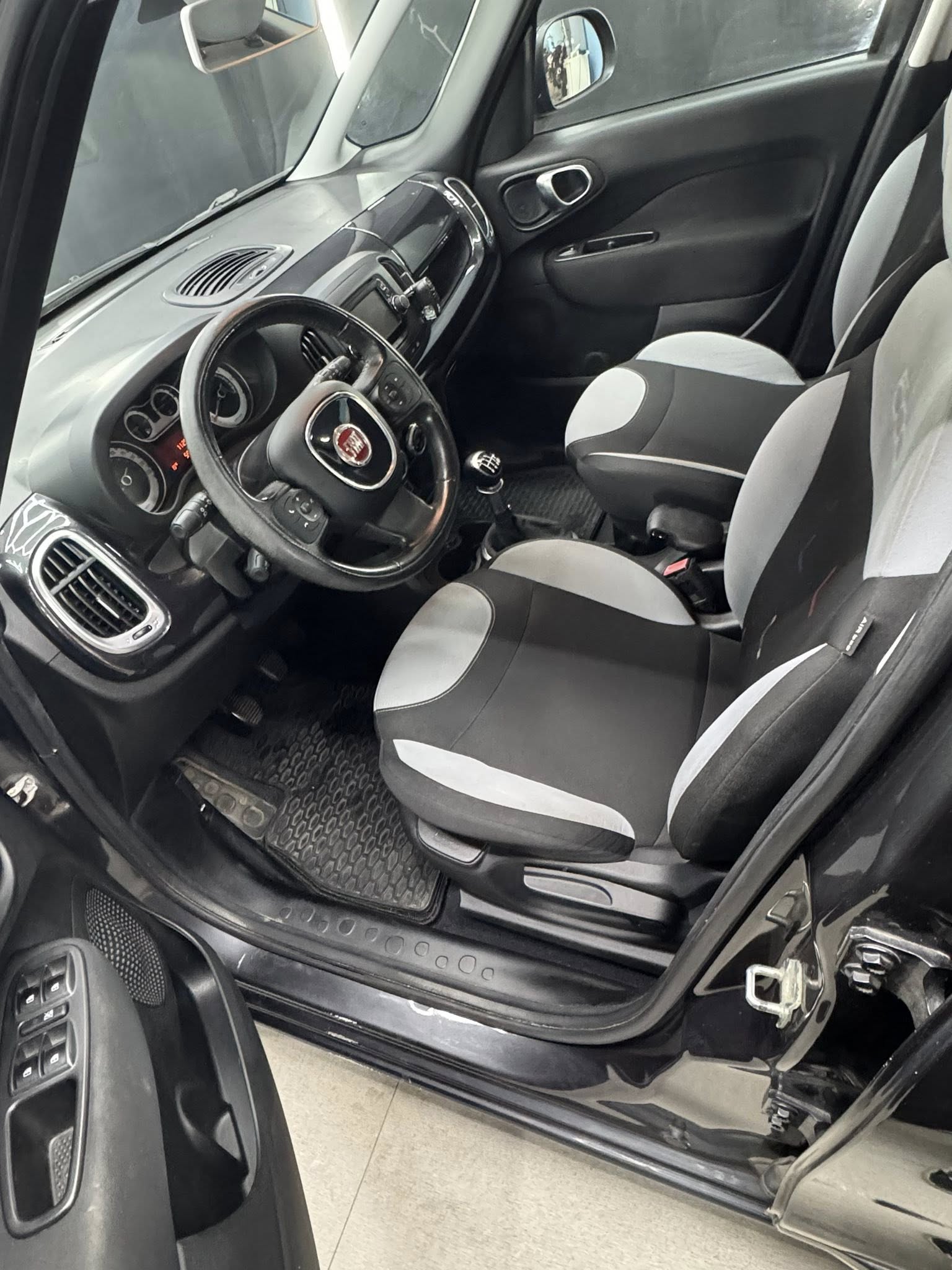 
FIAT500L 1.4 95 CV Lounge2017 full									