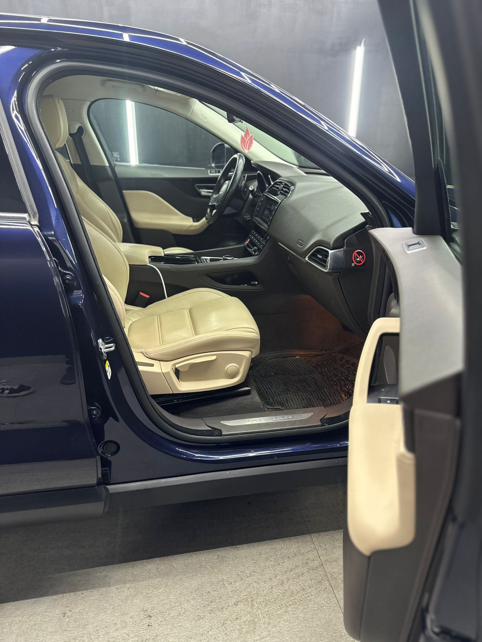 
JAGUARF-PACE 2.0 D 240 CV AWD aut. Portfolio2018 full									