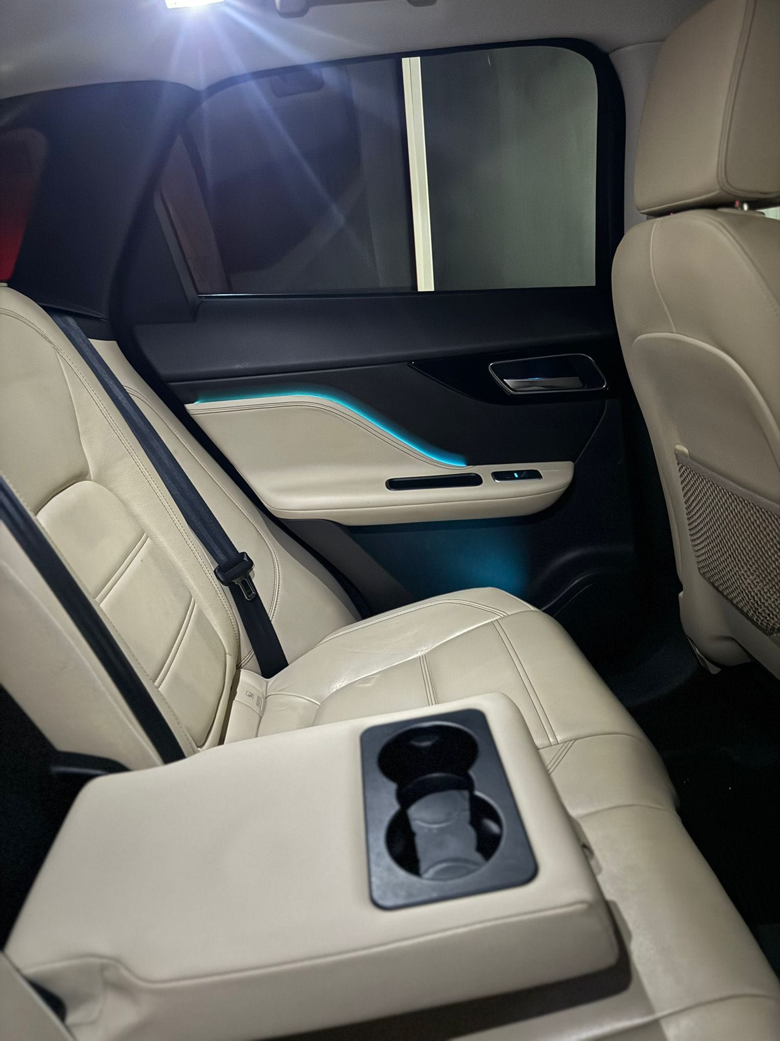 
JAGUARF-PACE 2.0 D 240 CV AWD aut. Portfolio2018 full									