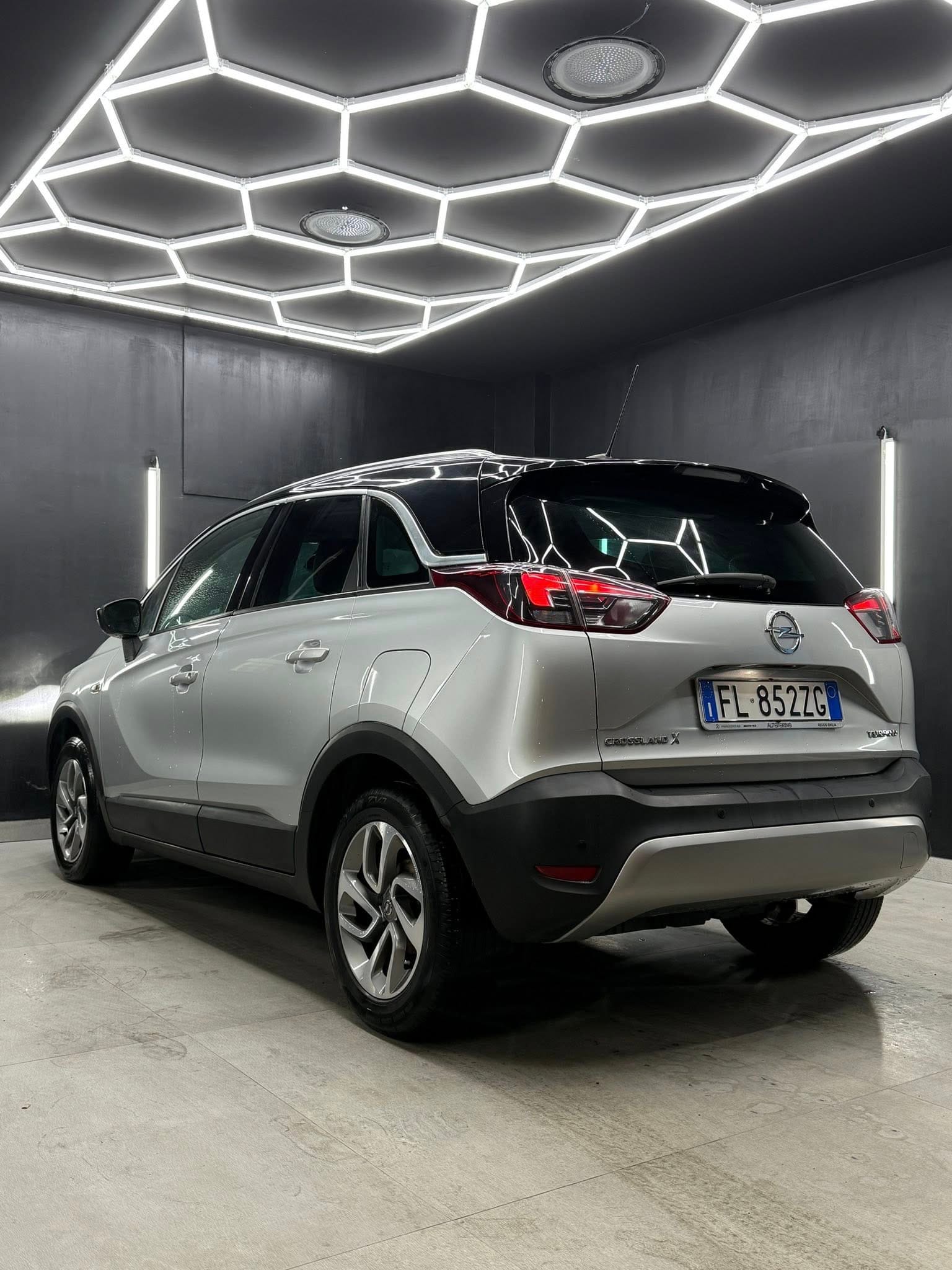 
OPELCrossland X 1.6 ECOTEC D Start&Stop Ultimate2018 full									