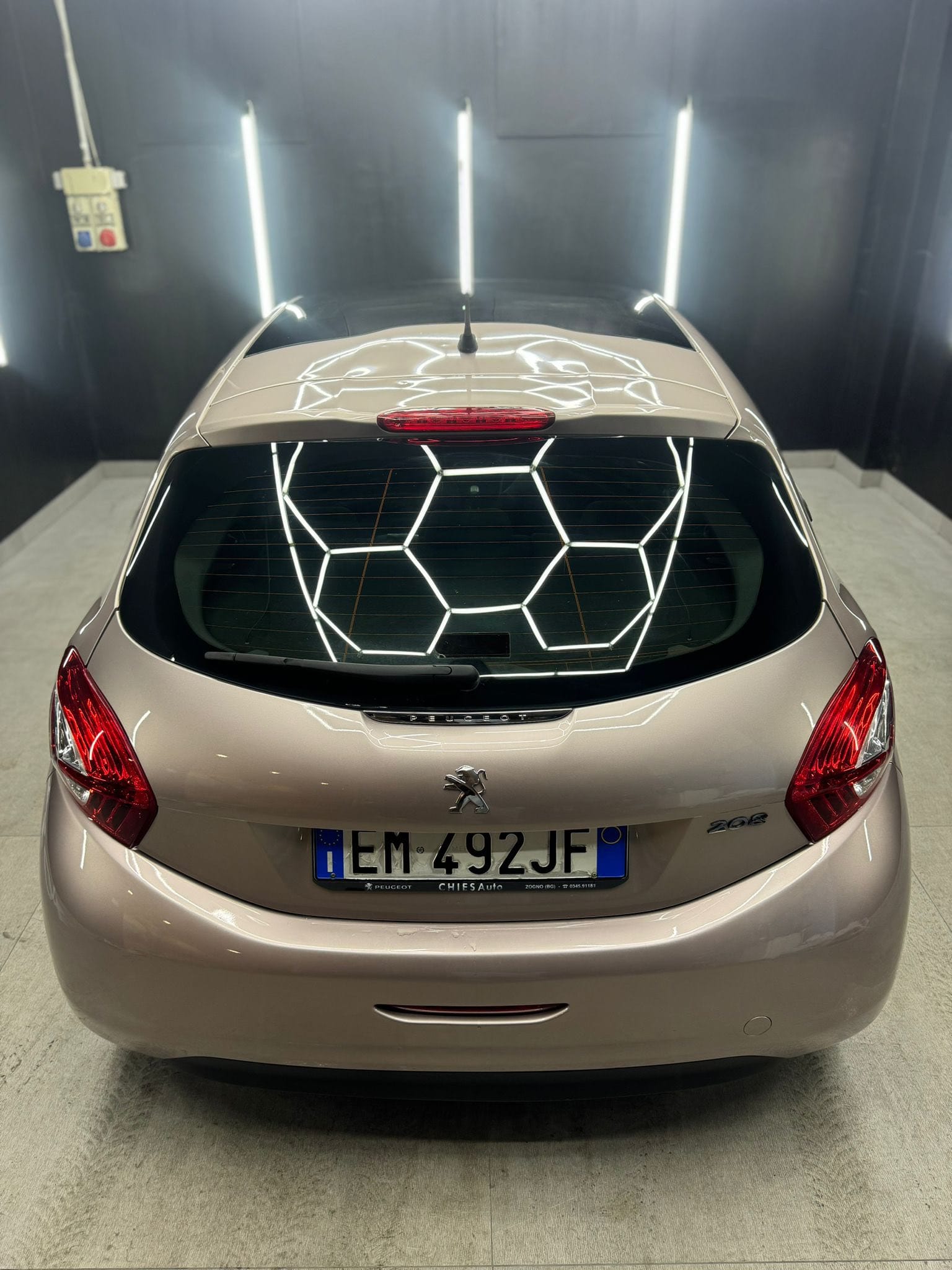 
PEUGEOT208 1o serie 1.4 VTi 95 CV 3P Allure2012 full									