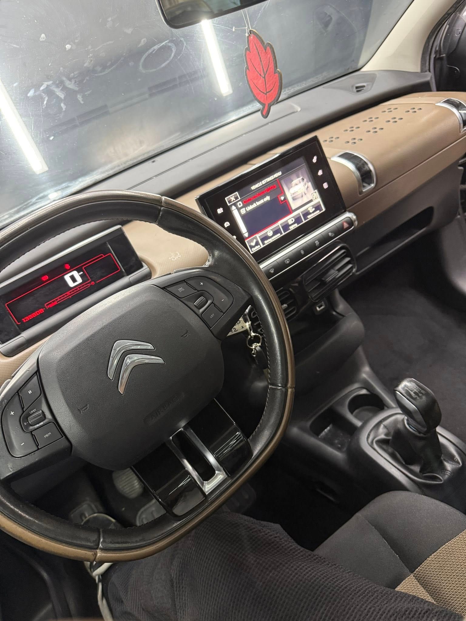 
CITROENC4 CACTUS PureTech 110 S&S Shine2016 full									