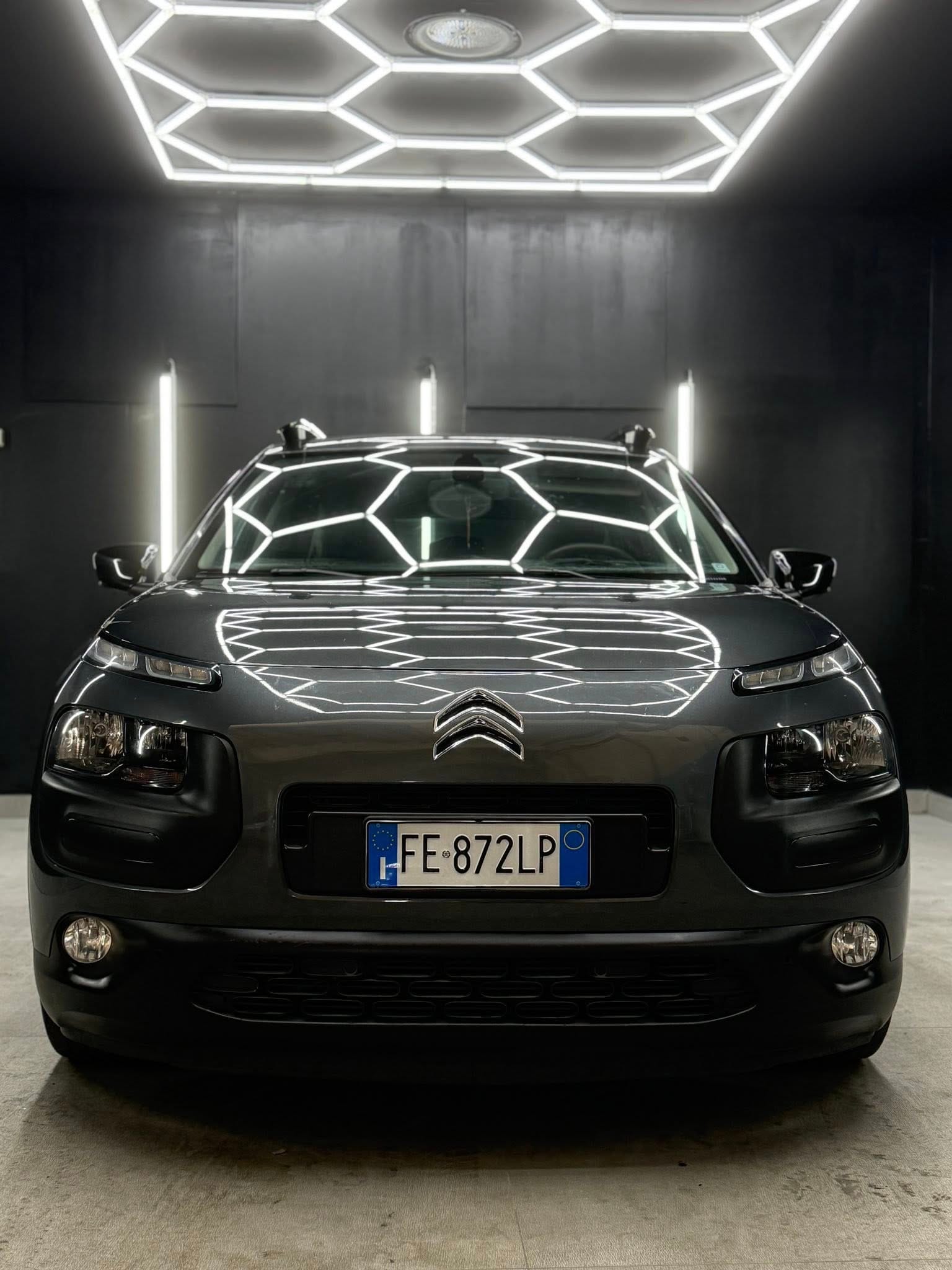 
CITROENC4 CACTUS PureTech 110 S&S Shine2016 full									