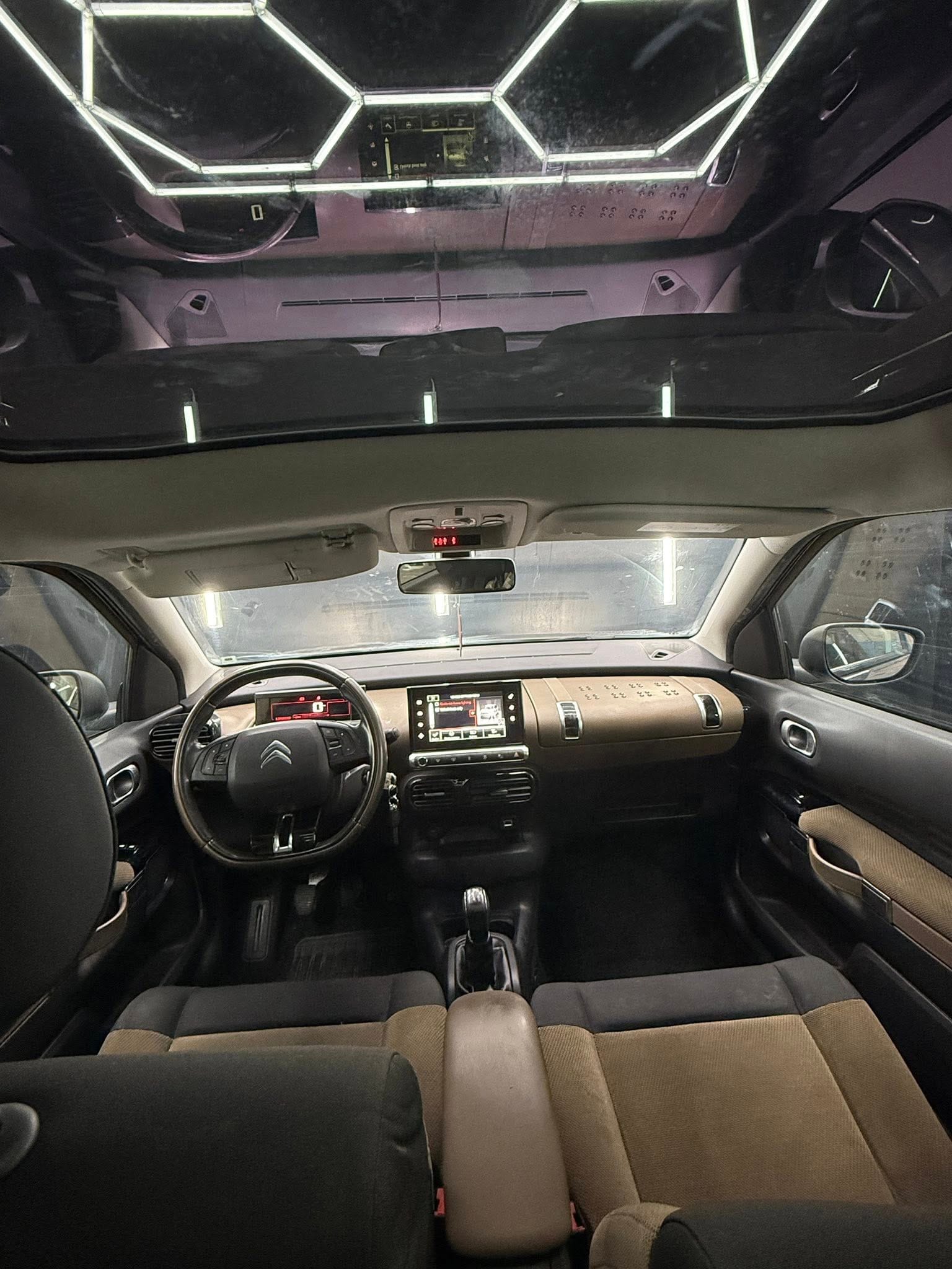 
CITROENC4 CACTUS PureTech 110 S&S Shine2016 full									