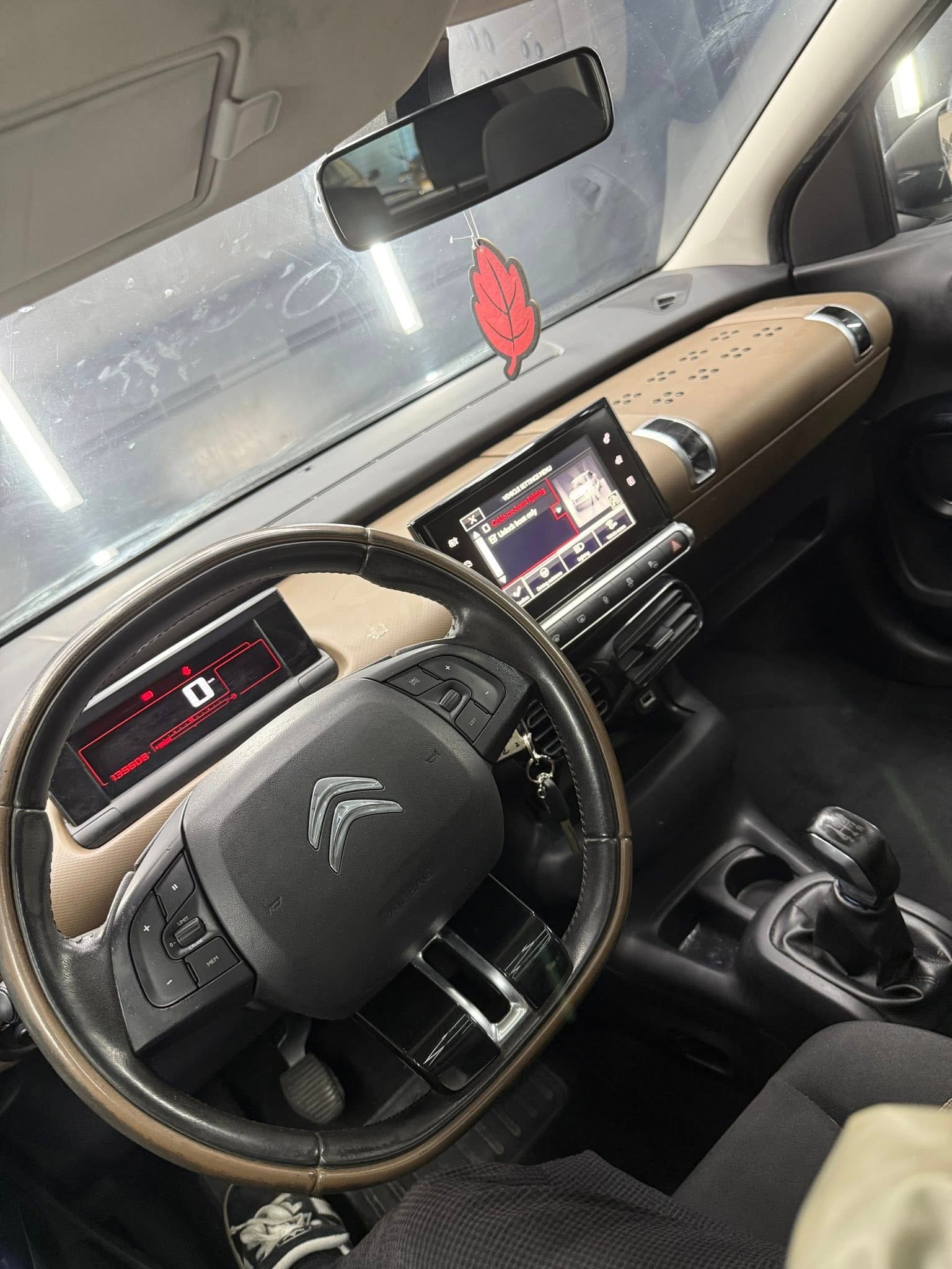 
CITROENC4 CACTUS PureTech 110 S&S Shine2016 full									