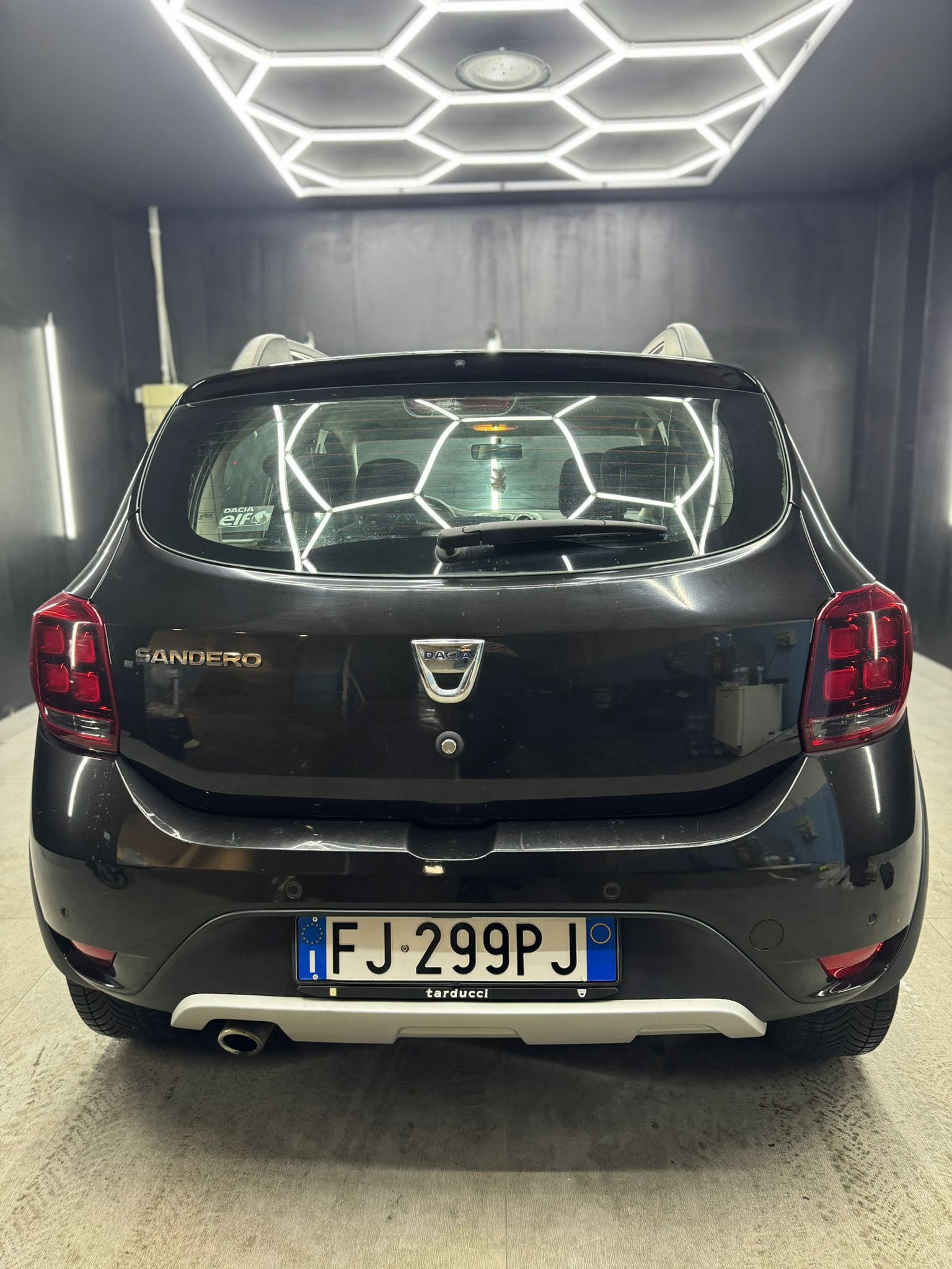 
DACIASANDERO STEPWAY 0.9 TCe 12V T-GPL 90CV S&S Serie Speciale Brave2017 full									