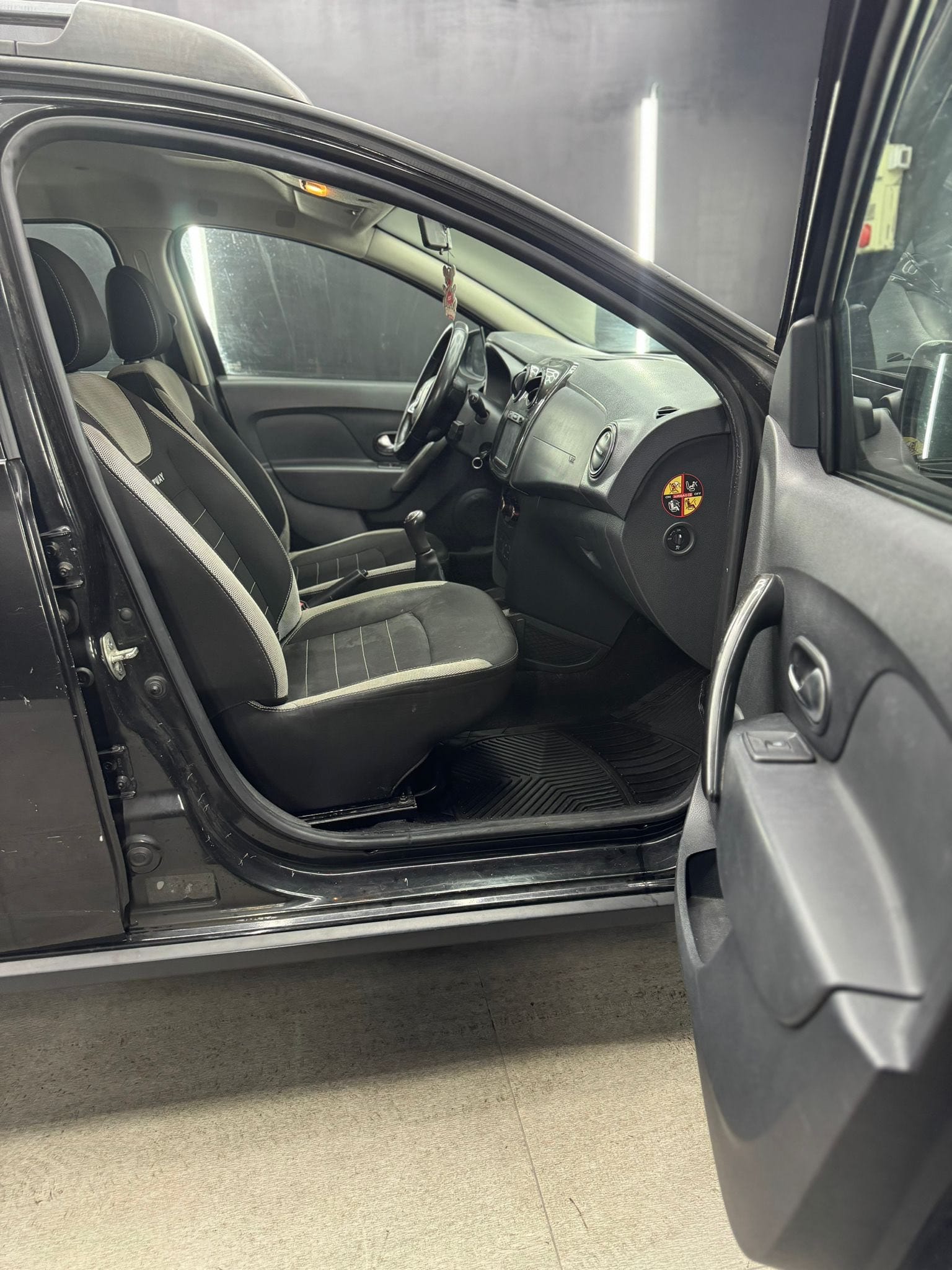 
DACIASANDERO STEPWAY 0.9 TCe 12V T-GPL 90CV S&S Serie Speciale Brave2017 full									