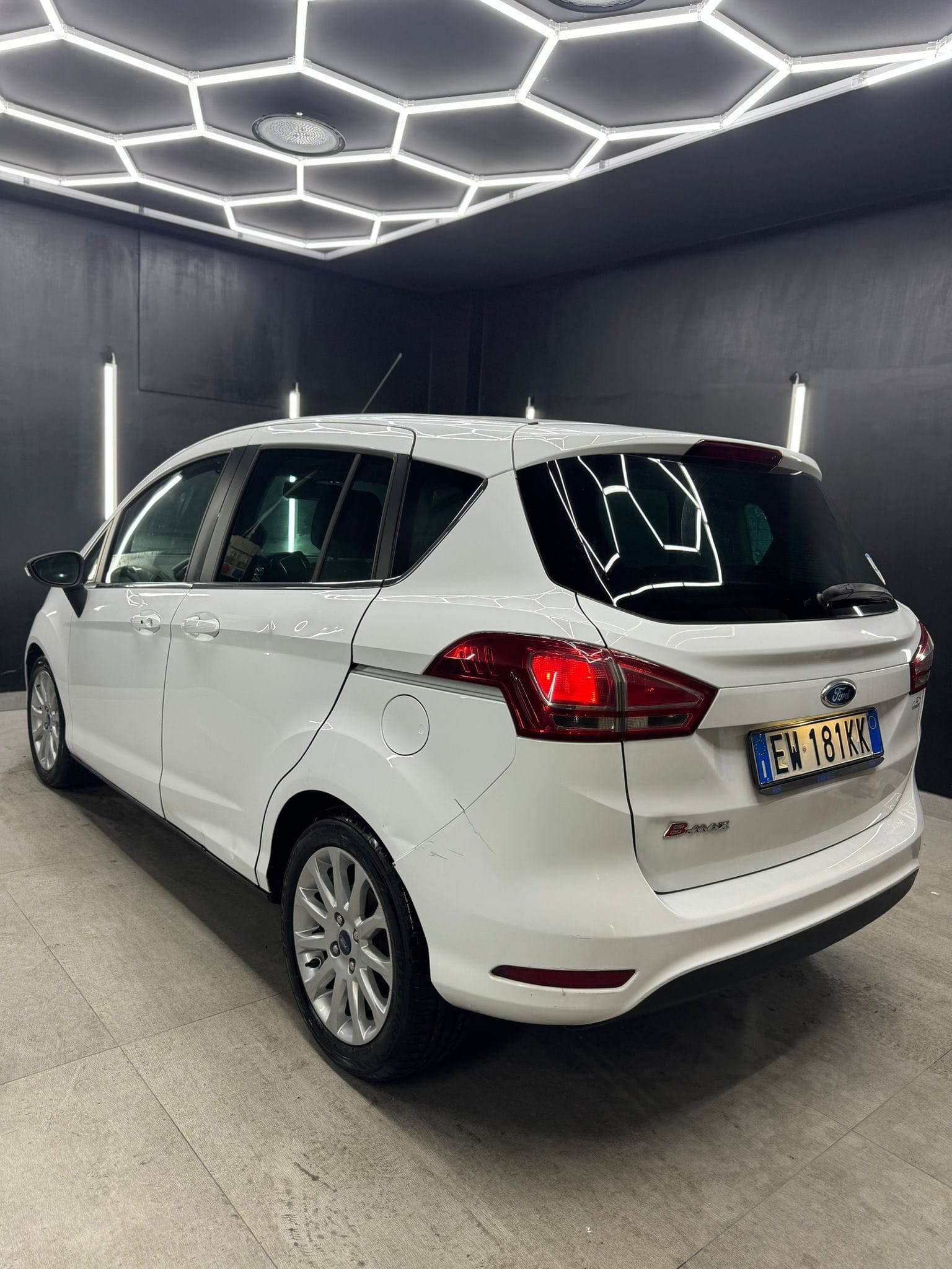 
FORDB-Max 1.5 TDCi 75 CV Business Titanium2014 full									