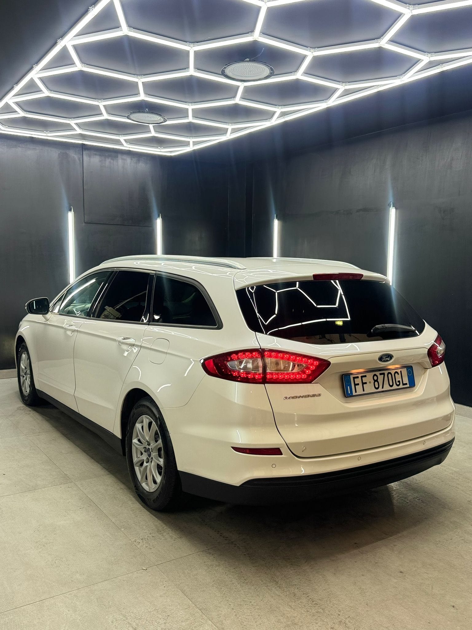 
FORDMondeo 2.0 TDCi 150 CV S&S Powershift SW ST-Line Business2016 full									