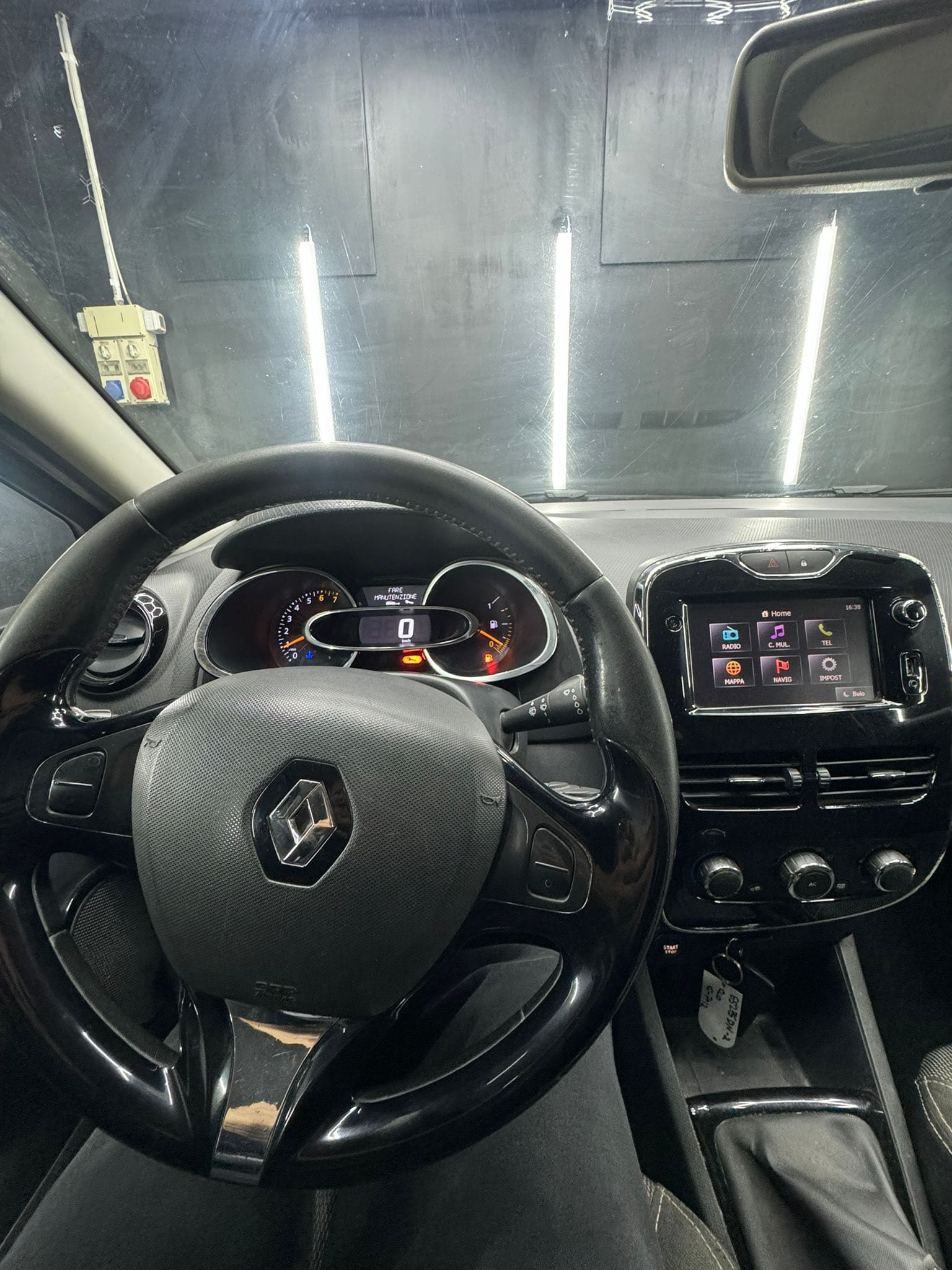 
RENAULTClio 1.2 75CV 5P Live2013 full									