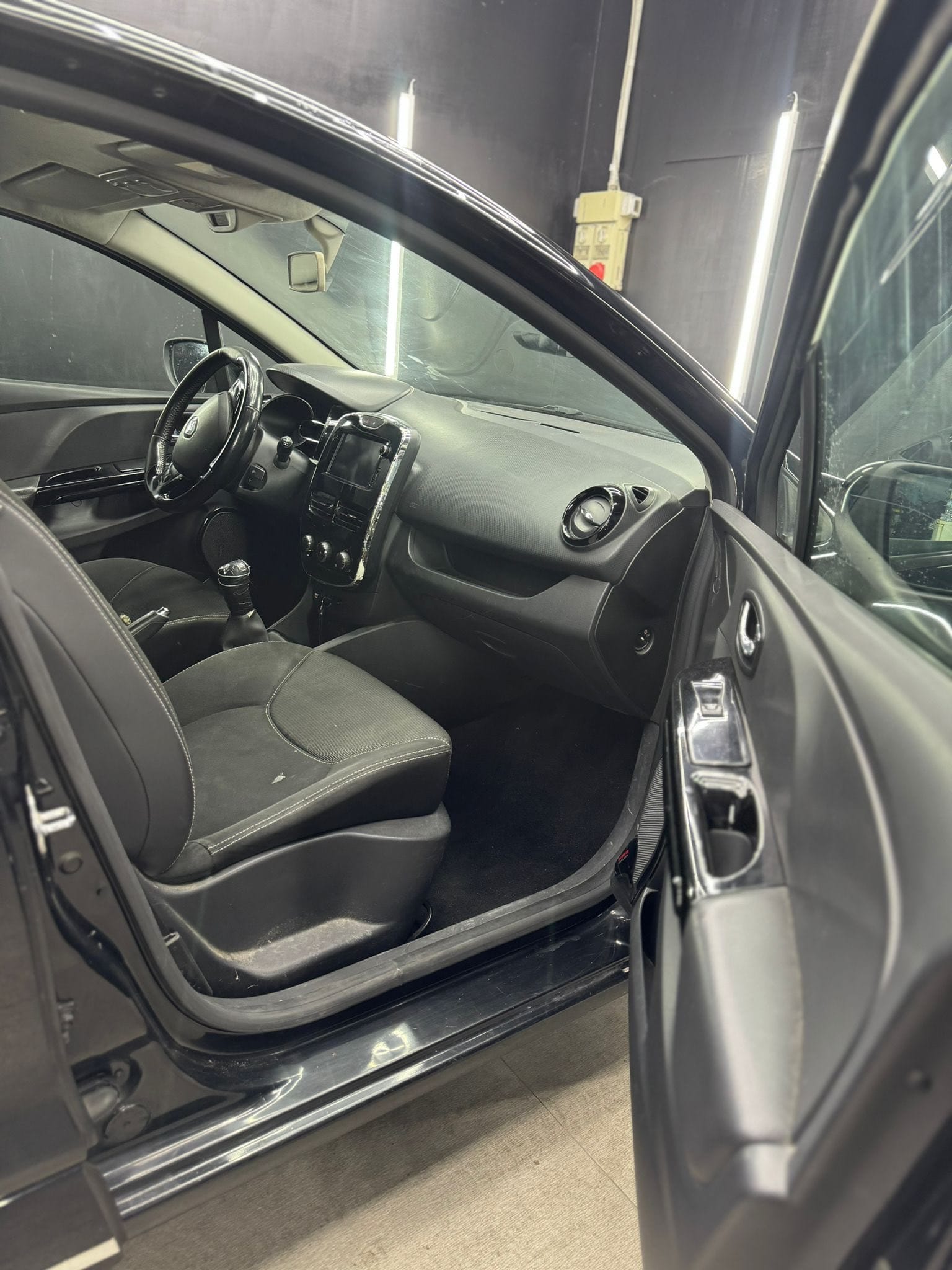 
RENAULTClio 1.2 75CV 5P Live2013 full									